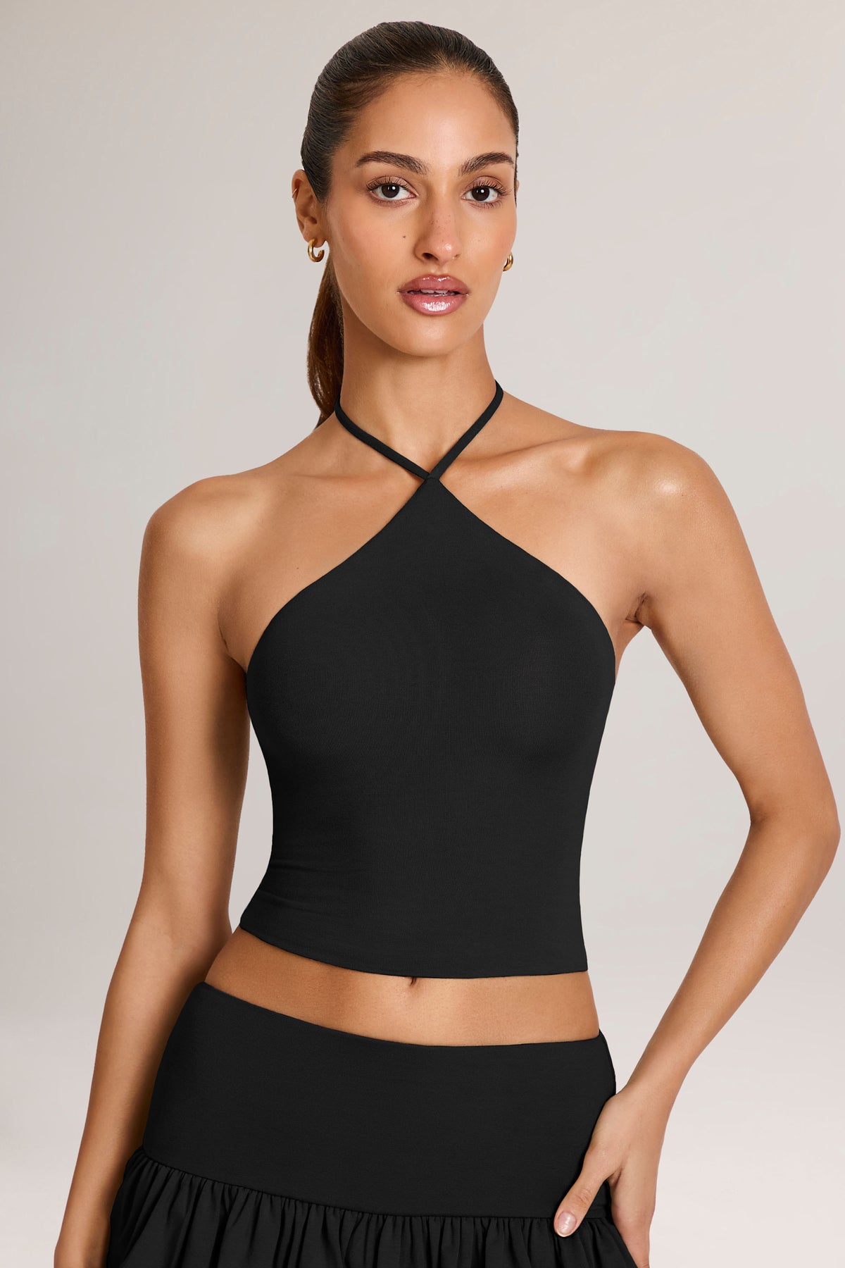 ⁣⁢Modal Neckholder-Top in Schwarz⁤⁣