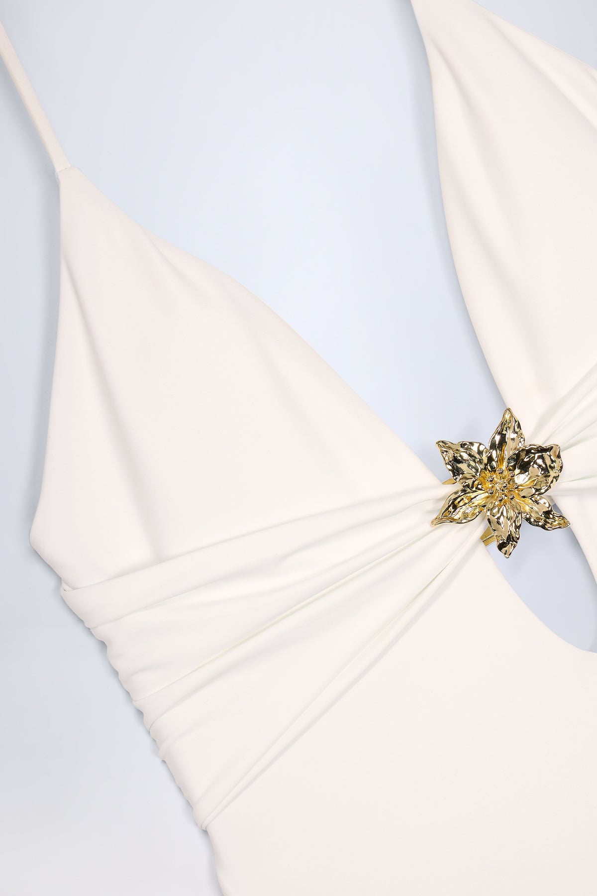 ⁣⁢Cut-out-Badeanzug mit Metalldetail in Weiß⁤⁣