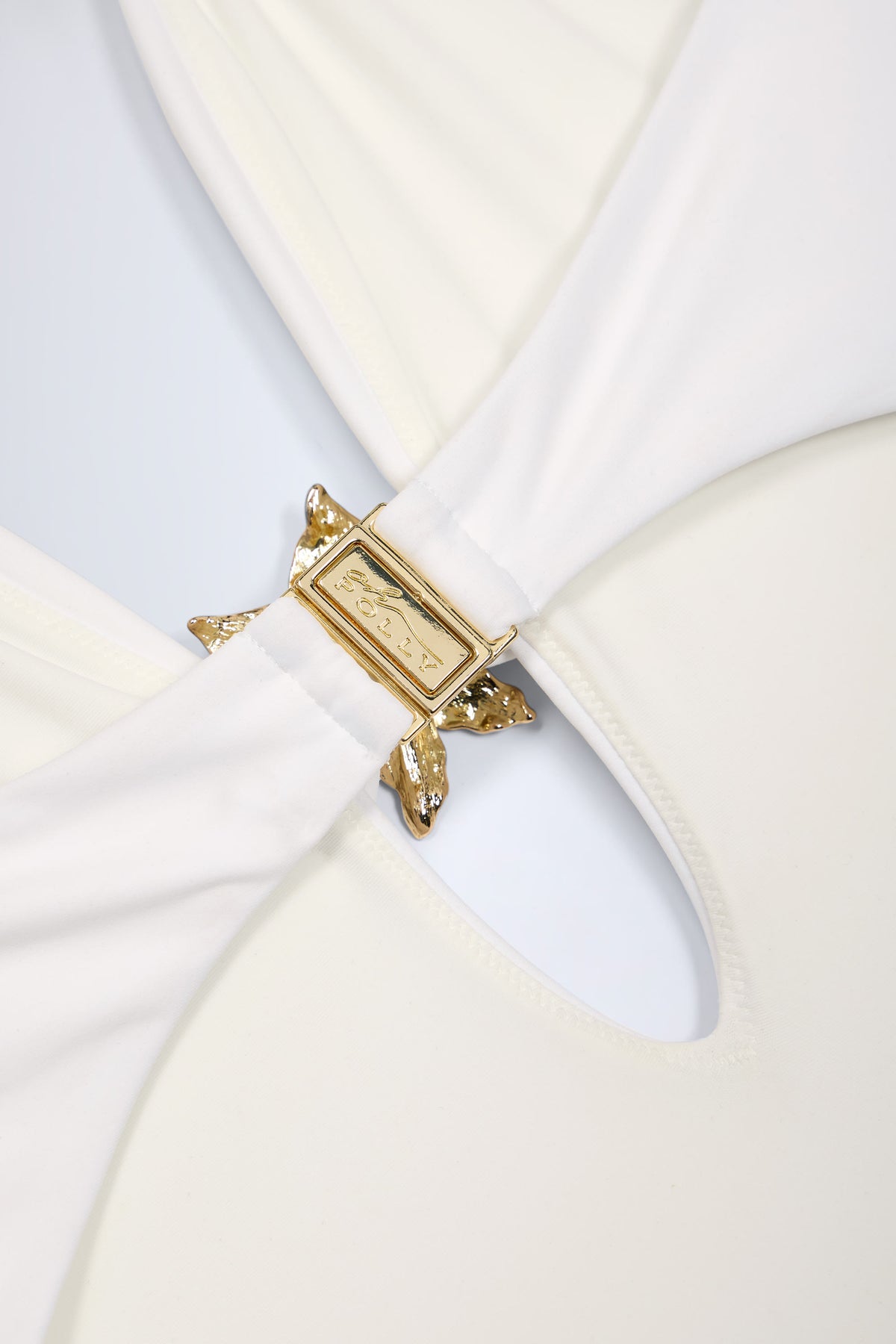 ⁣⁢Cut-out-Badeanzug mit Metalldetail in Weiß⁤⁣