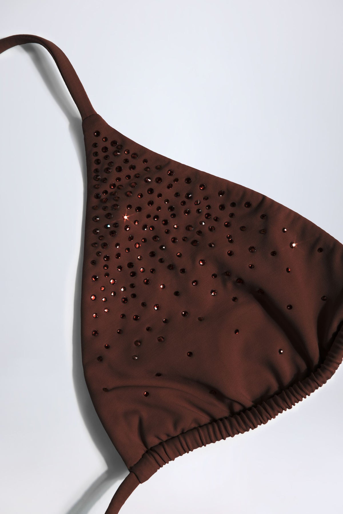 ⁣⁢Verziertes Triangel-Bikinioberteil in Schokoladenbraun⁤⁣