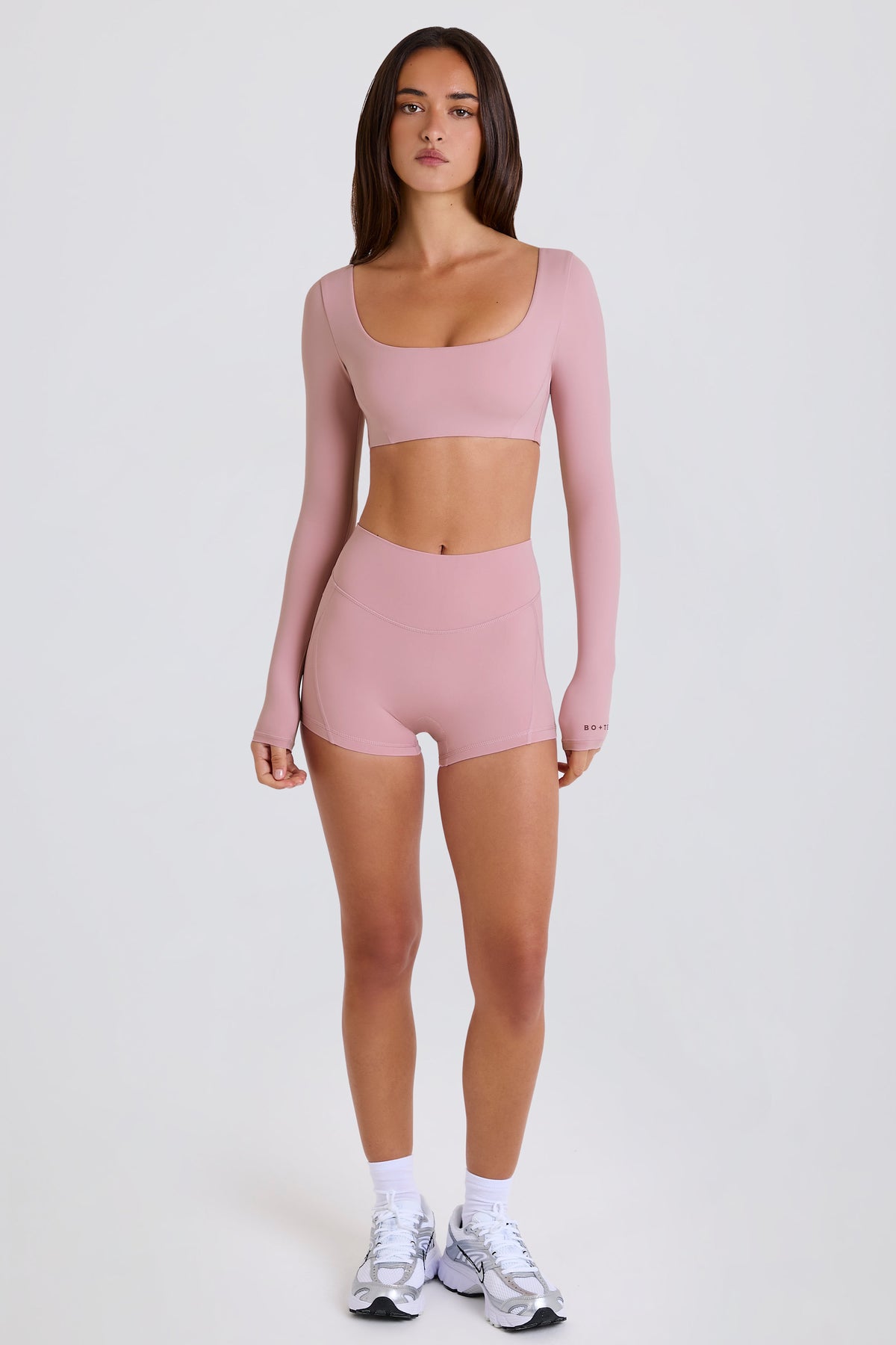 ⁣⁢High-Waist-Minishorts in Mauve⁤⁣