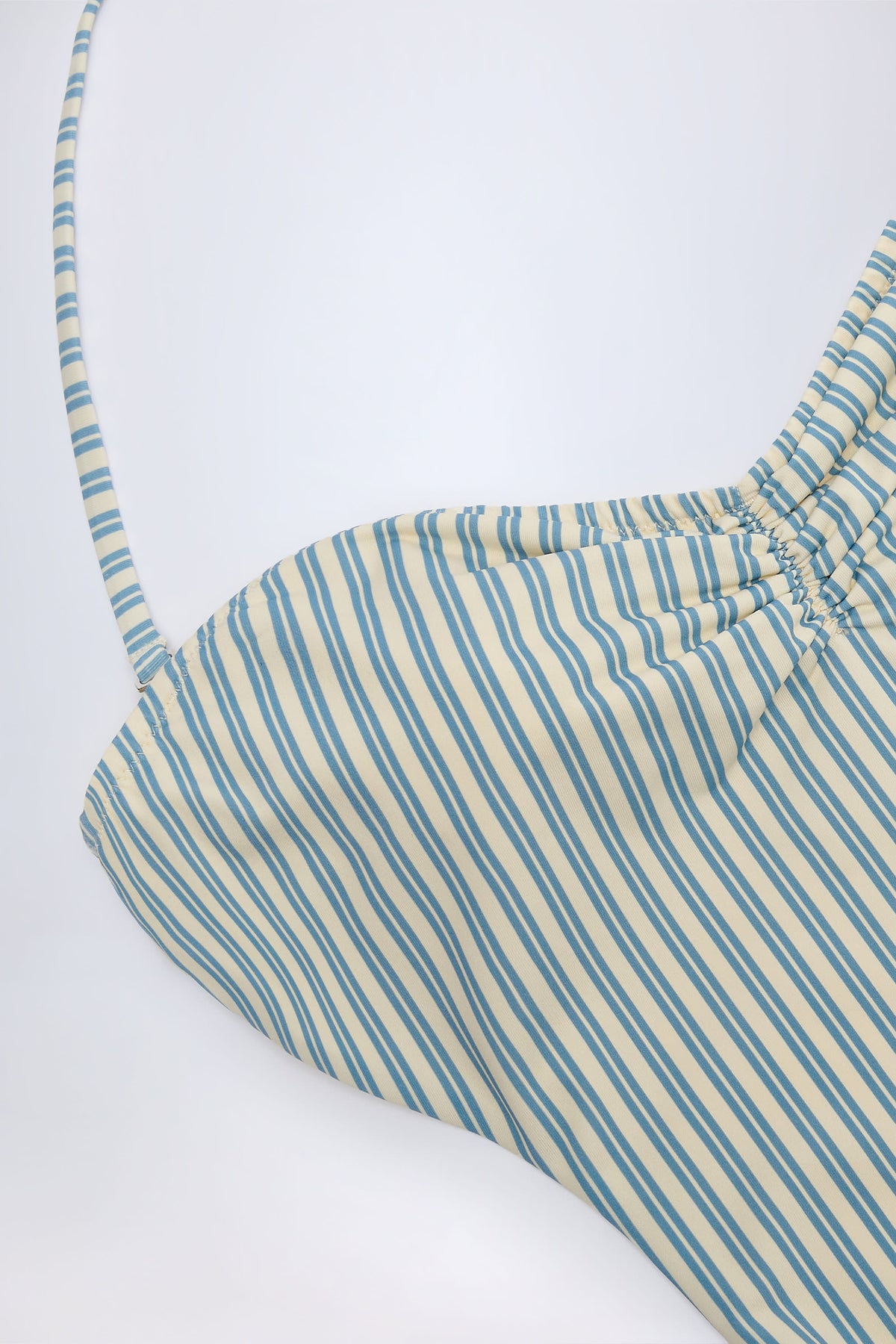 ⁣⁢Neckholder-Badeanzug mit Cut-out in Petrolfarbene Doppelstreifen⁤⁣