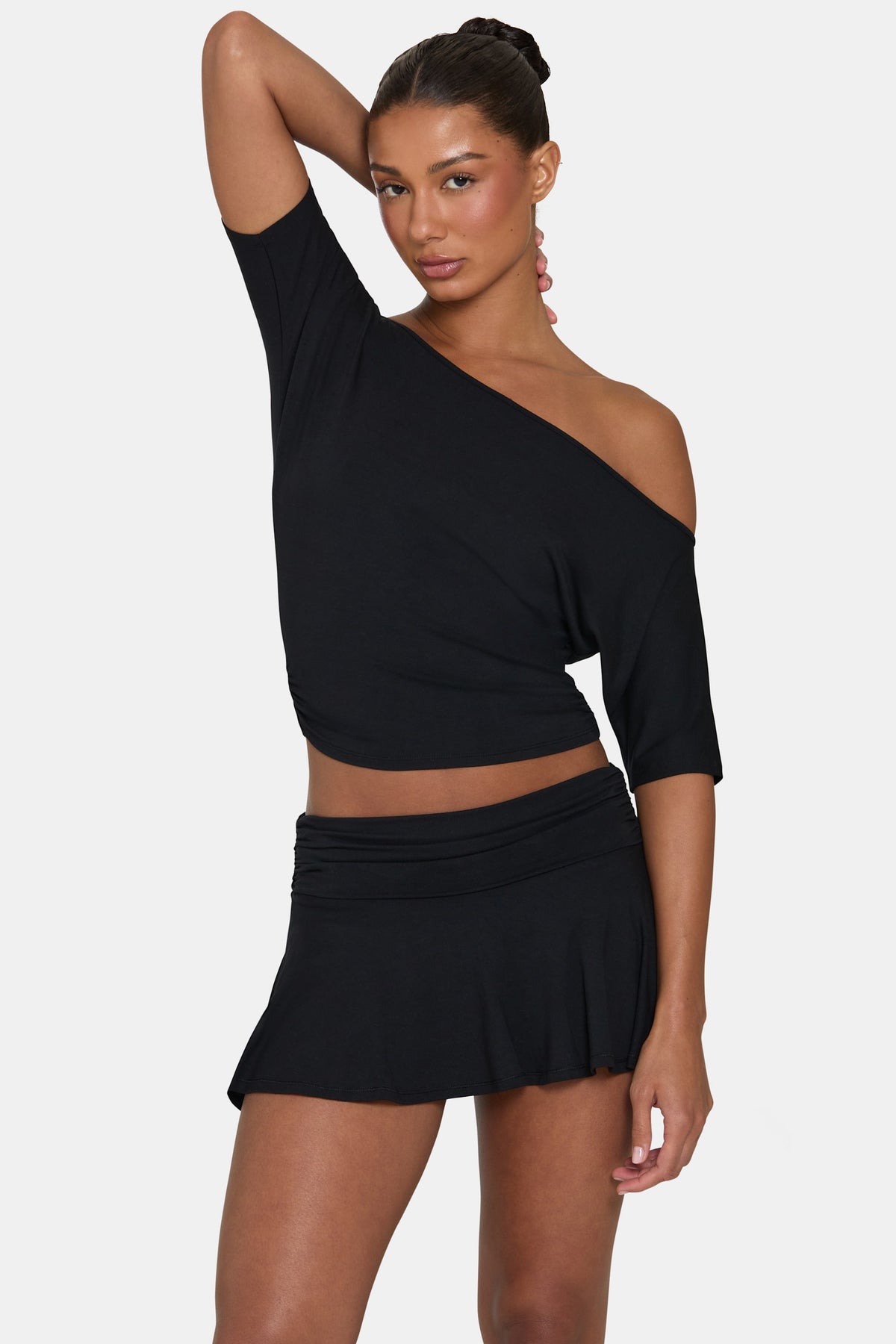 ⁣⁢ButterCloud™ lässiges Off-Shoulder-Oberteil in Schwarz⁤⁣
