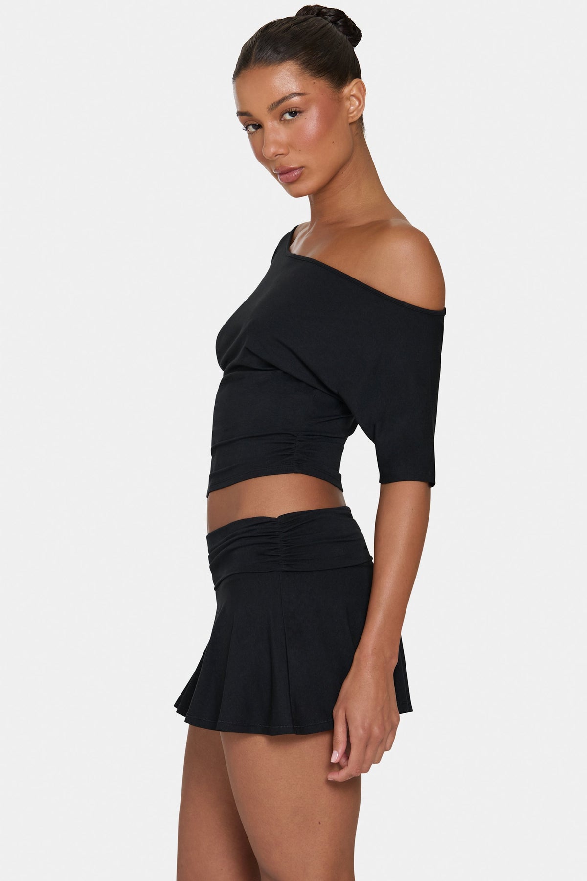 ⁣⁢ButterCloud™ lässiges Off-Shoulder-Oberteil in Schwarz⁤⁣