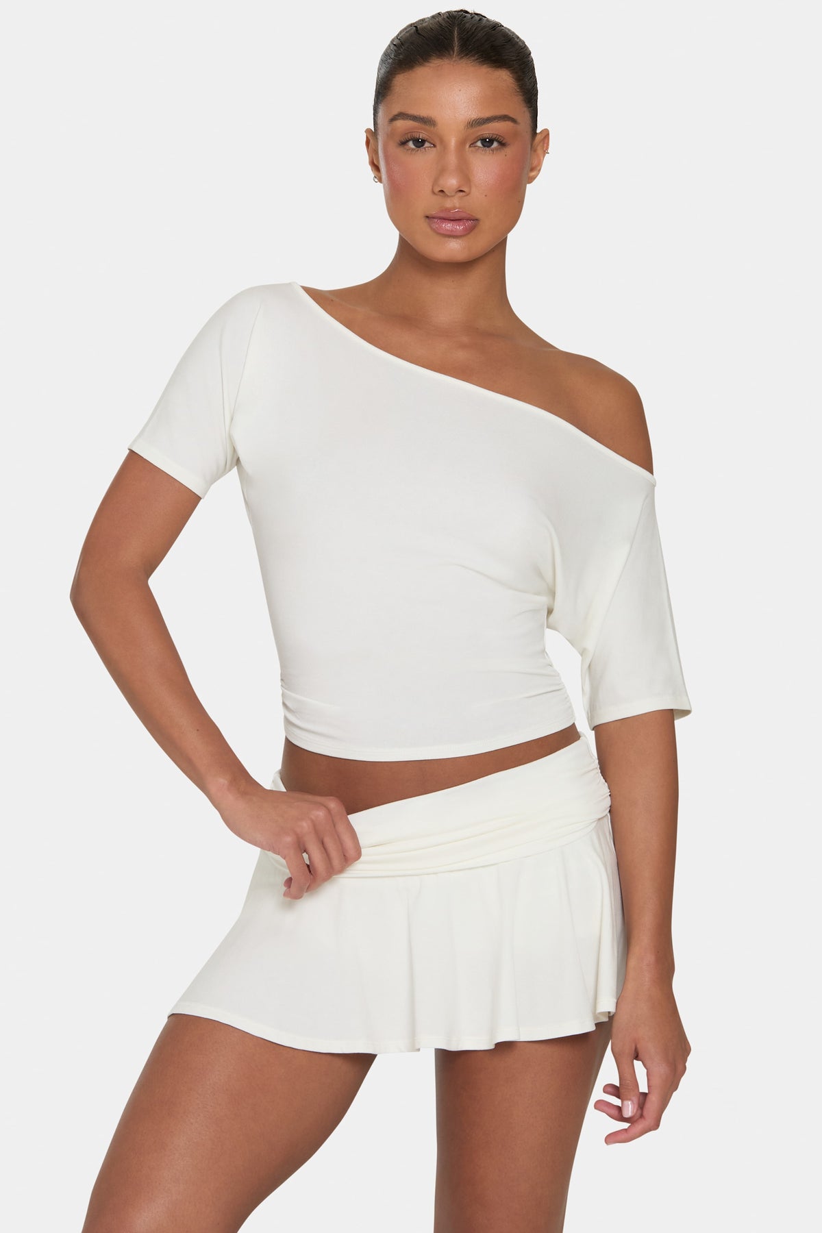⁣⁢ButterCloud™ lässiges Off-Shoulder-Oberteil in Kokosweiß⁤⁣