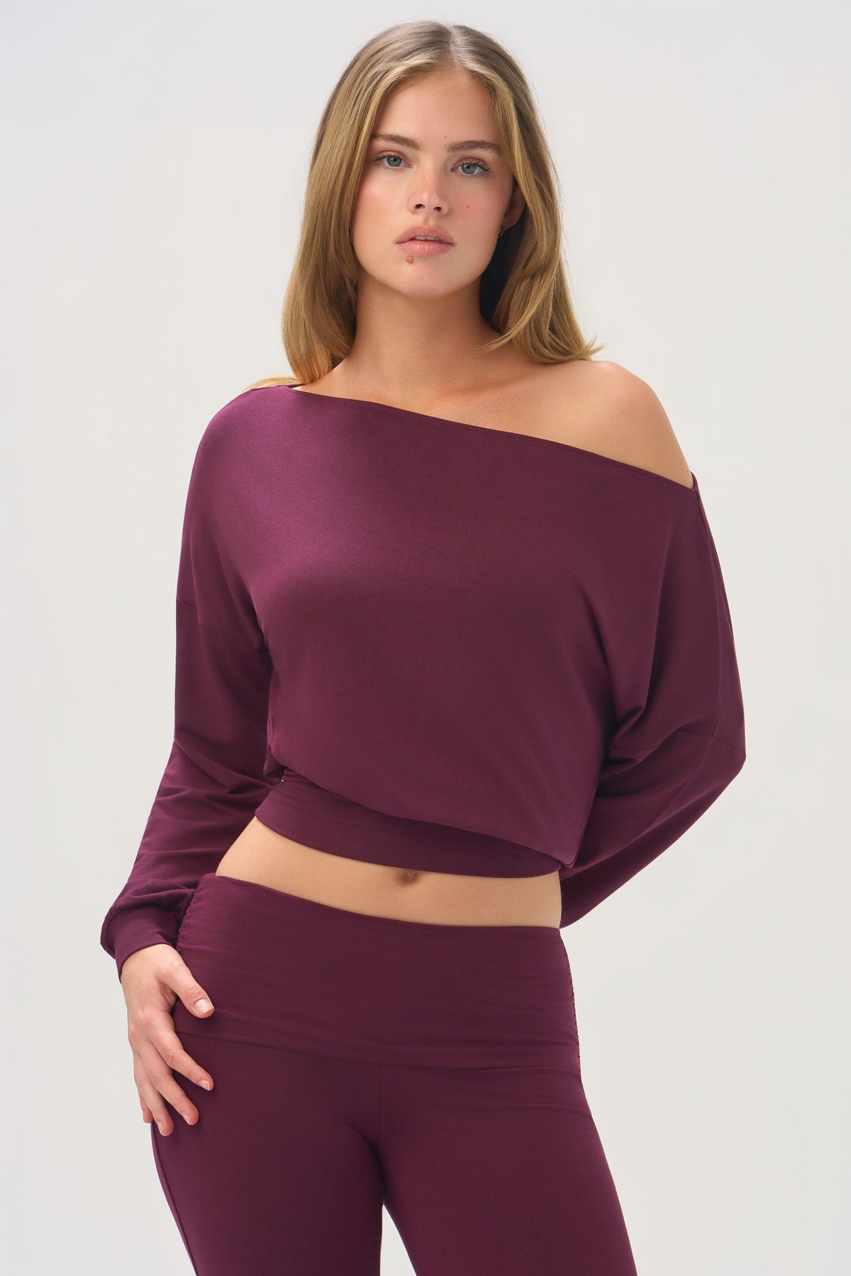 ⁣⁢ButterCloud™ Slouchy Off-Shoulder Top in Pflaume⁤⁣ - 1