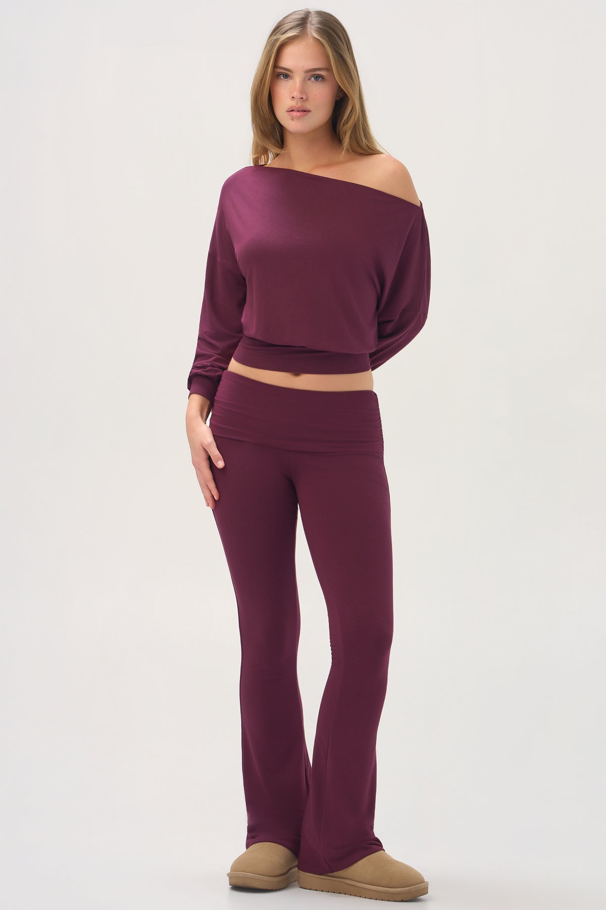⁣⁢ButterCloud™ Slouchy Off-Shoulder Top in Pflaume⁤⁣ - 2