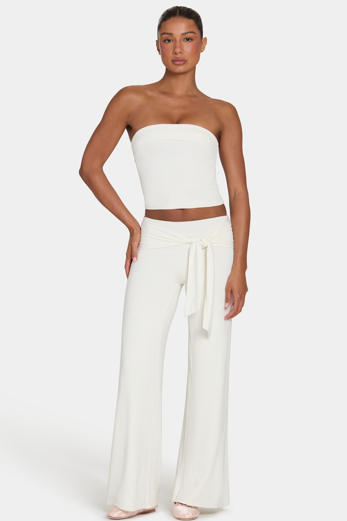 ⁣⁢ButterCloud™ Marlenehose mit Bindegürtel in Coconut⁤⁣ - 1