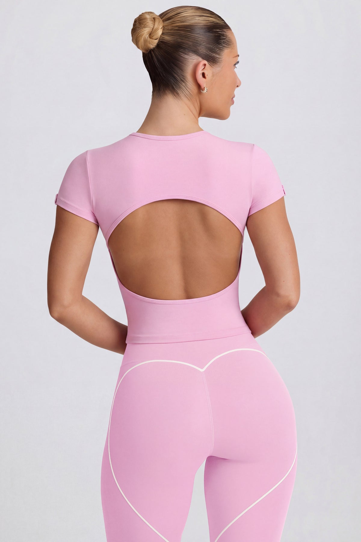 ⁣⁢Cut-Out Longline T-Shirt in Staubrosa⁤⁣ - 2