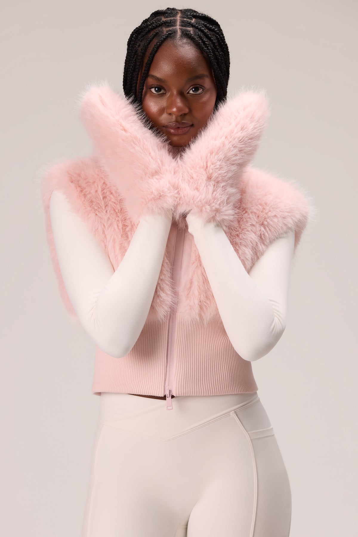 ⁣⁢Fäustlinge aus Kunstpelz in Powder Pink⁤⁣