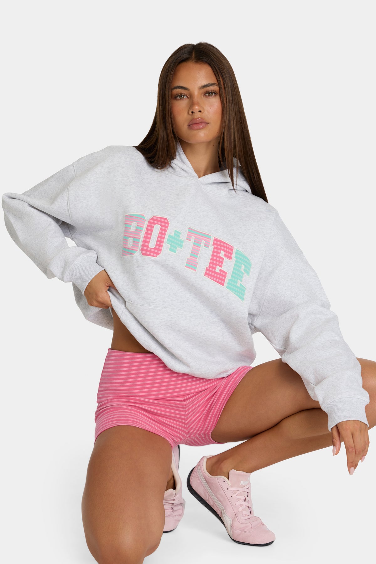 ⁣⁢Oversized-Hoodie mit Applikation in Grey Marl Stripe⁤⁣ - 1