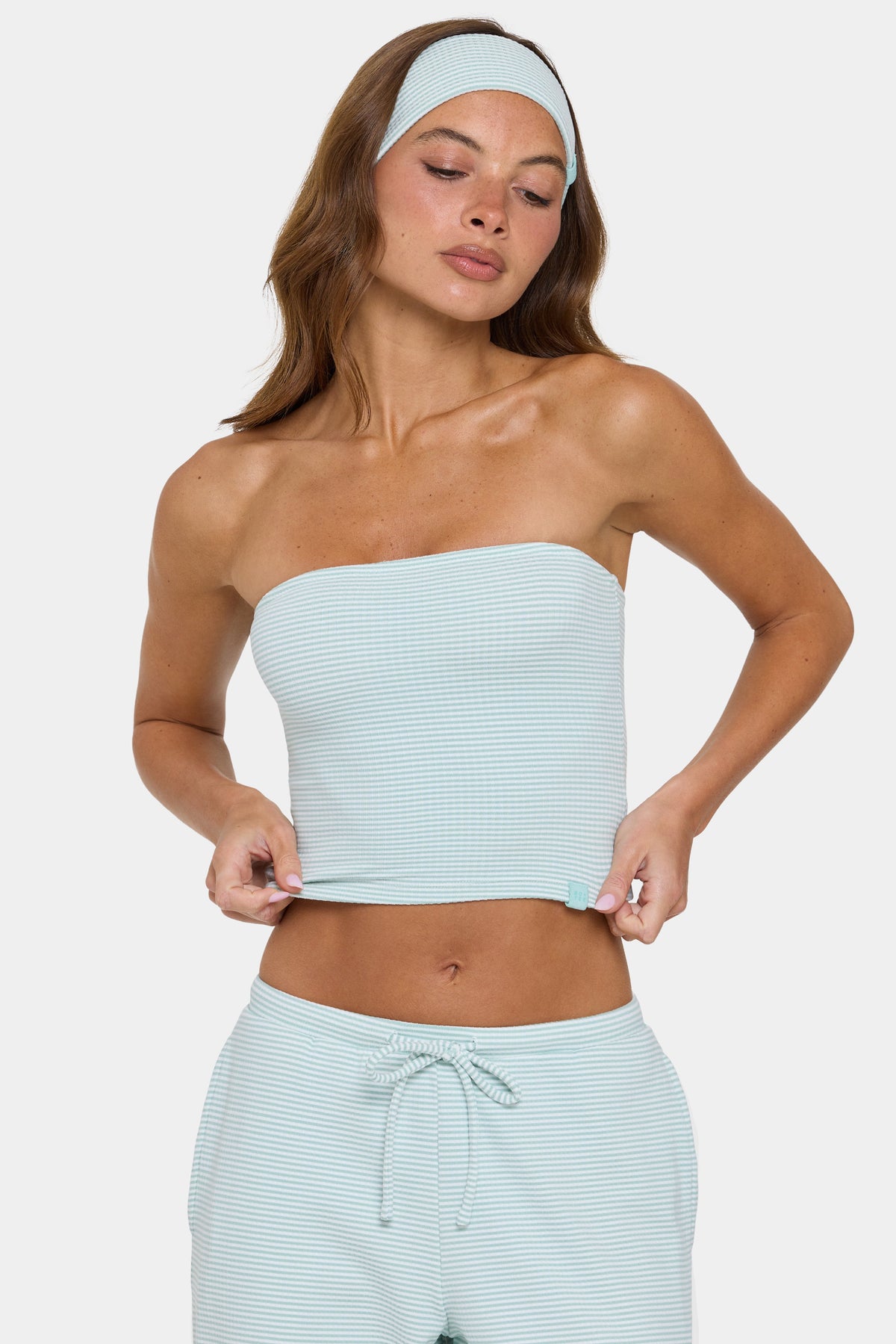 ⁣⁢Geripptes Jersey-Bandeau-Top in Mint Stripe⁤⁣ - 1