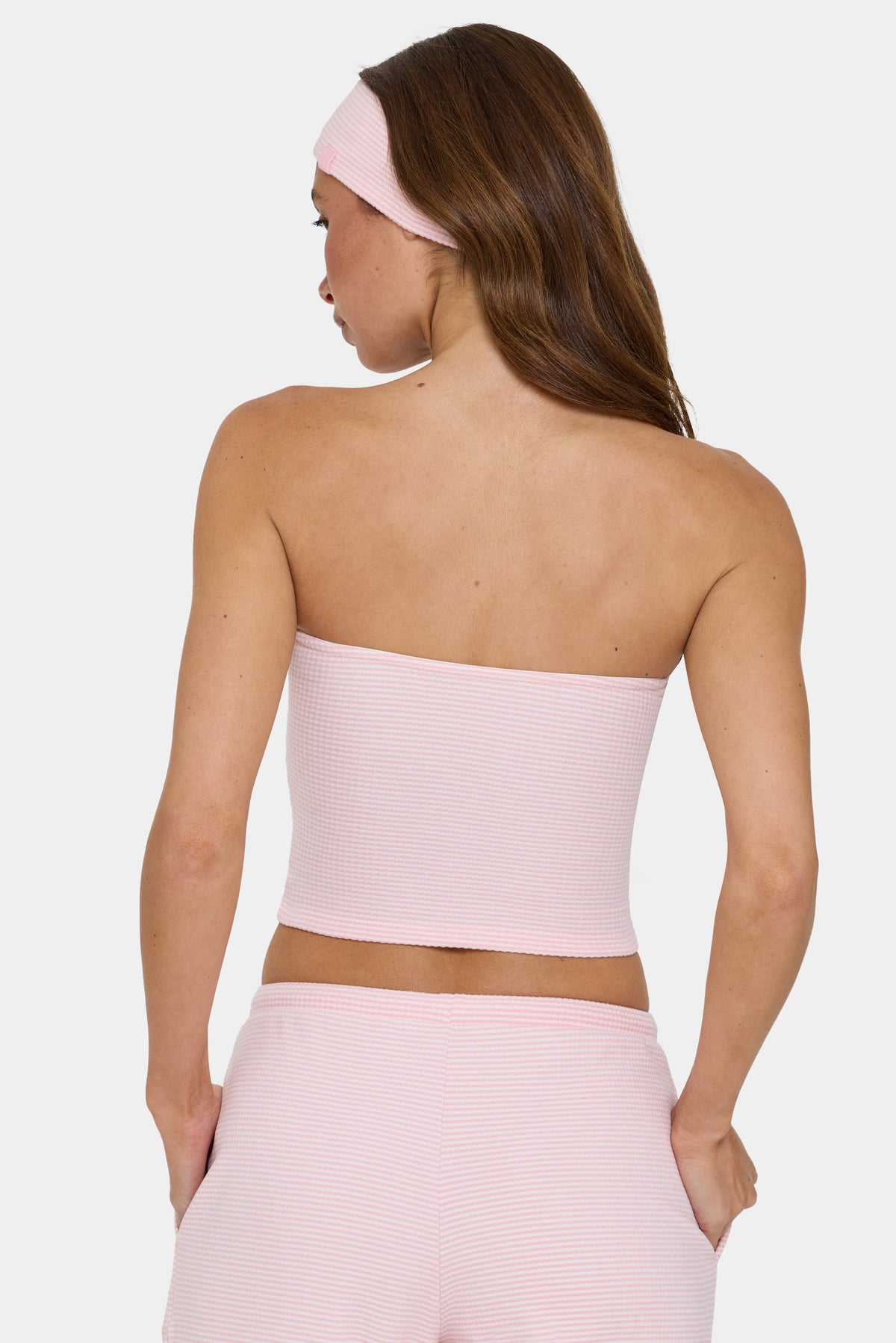 ⁣⁢Geripptes Jersey-Bandeau-Top in Peach Stripe⁤⁣ - 2