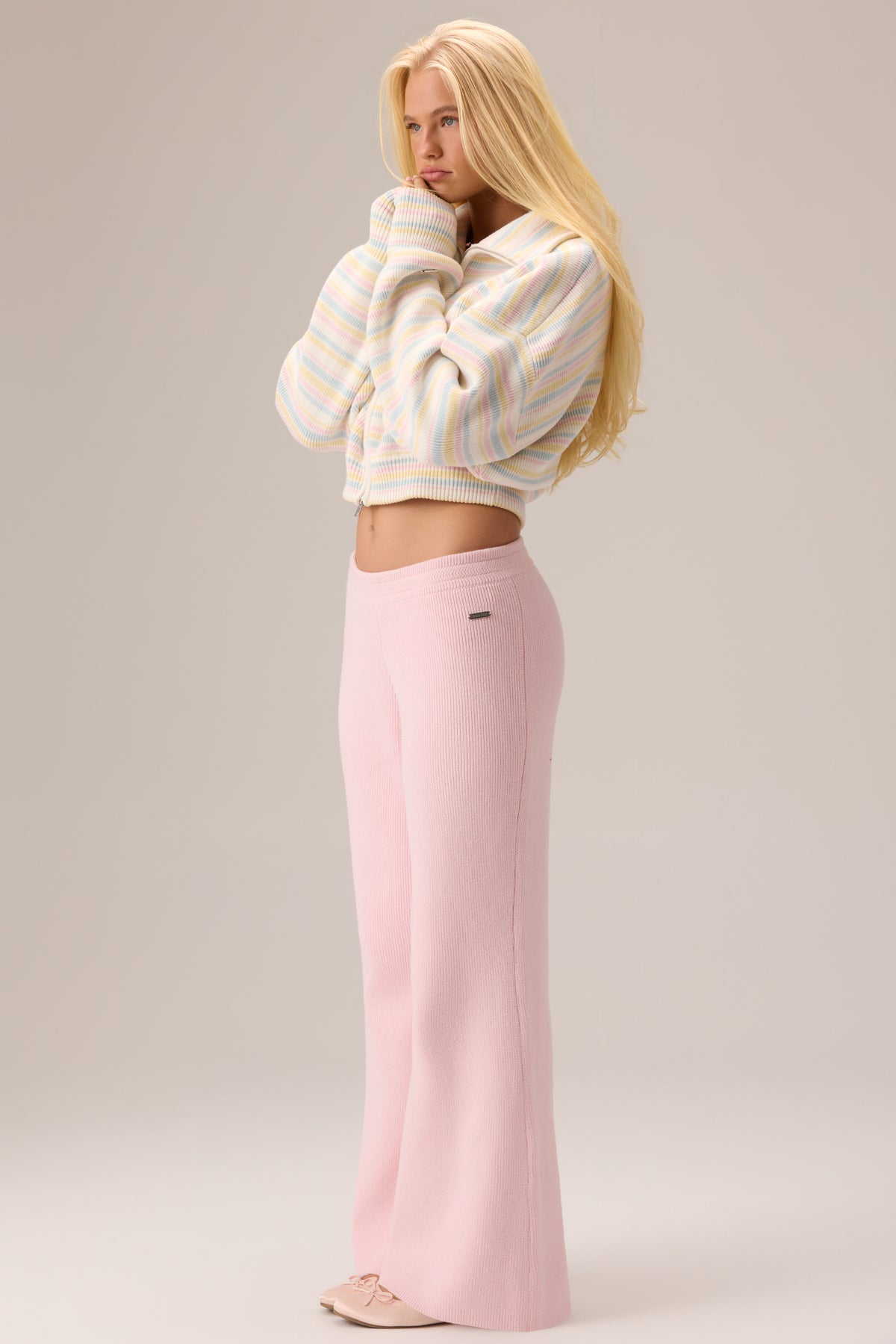 ⁣⁢Rippstrick Jogginghose mit weitem Bein in Ballet Pink⁤⁣ - 1