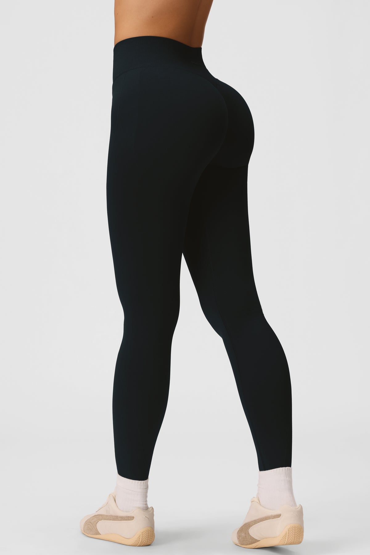⁣⁢Nahtlose Leggings in voller Länge in Schwarz⁤⁣ - 1