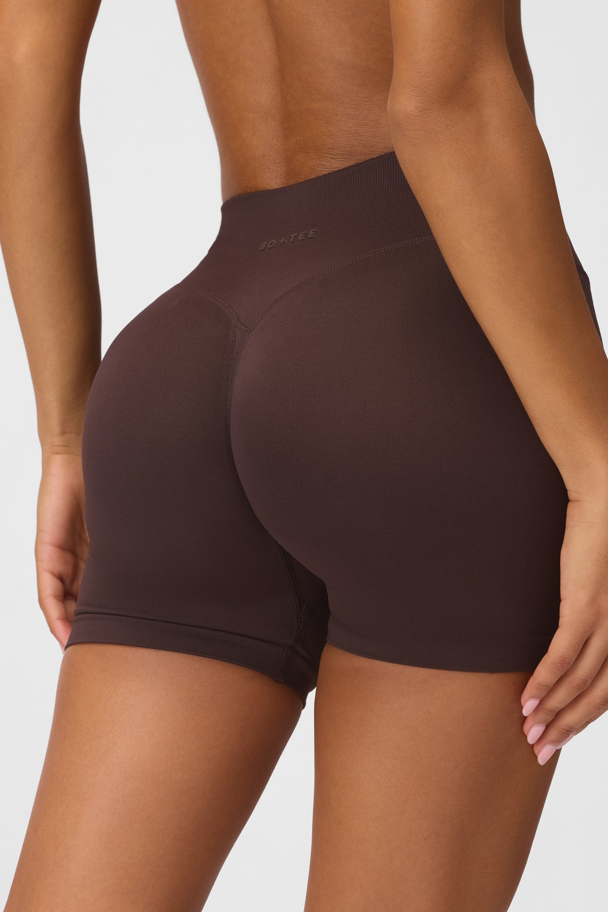 ⁣⁢Nahtlose Shorts in Espresso⁤⁣ - 1