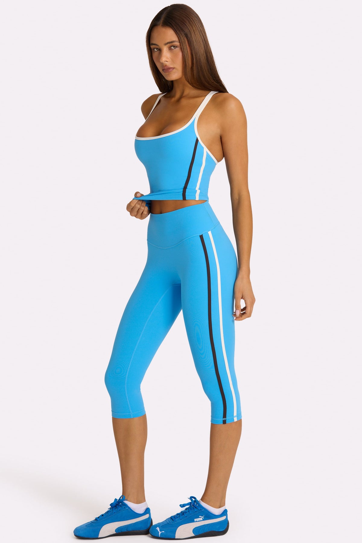 ⁣⁢Soft Active Capri-Leggings in Electric Blue⁤⁣ - 1