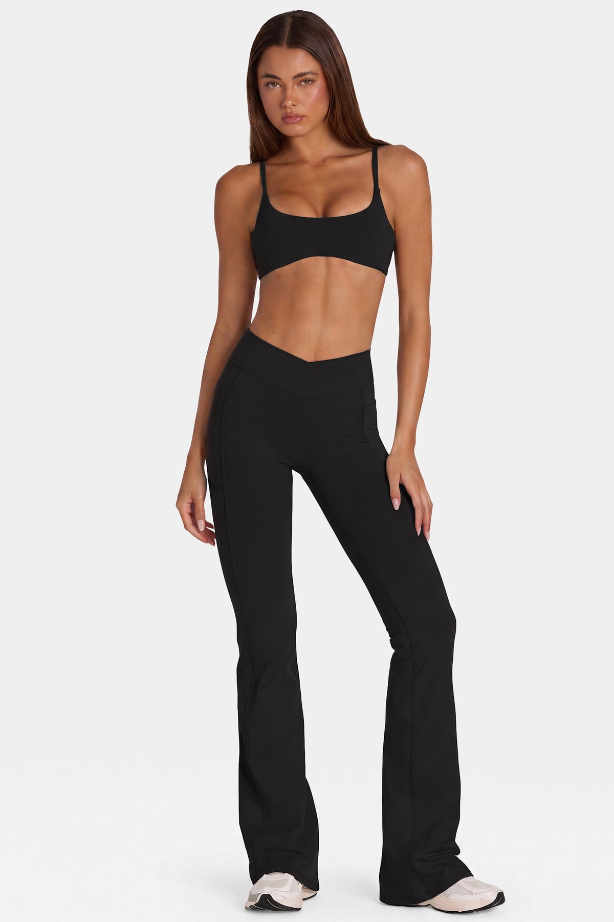 ⁣⁢Soft Active V-Taillen Leggings mit ausgestelltem Bein in Schwarz⁤⁣ - 1