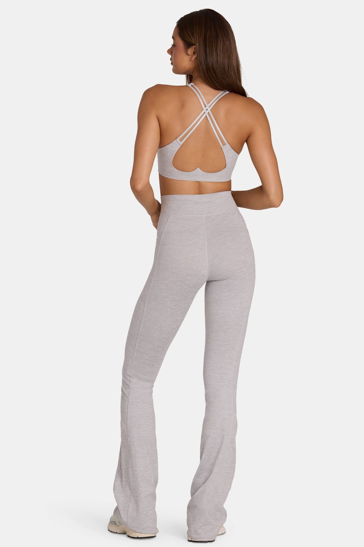 ⁣⁢Soft Active Leggings mit V-Bund und ausgestelltem Bein in Grau meliert⁤⁣ - 2