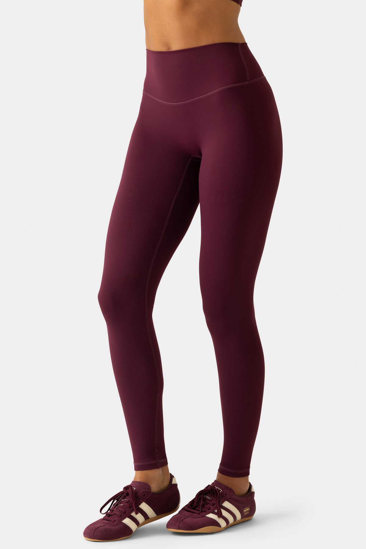 ⁣⁢Soft Active lange Leggings in Pflaume⁤⁣
