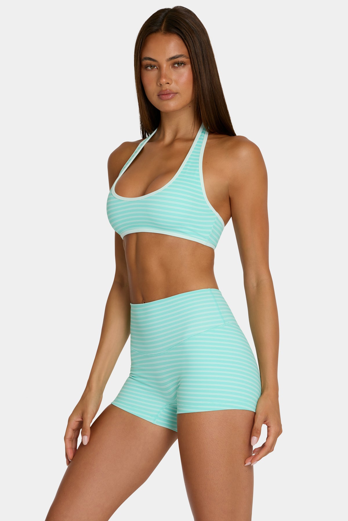 ⁣⁢Soft Active Minishorts mit aquablauen Streifen⁤⁣