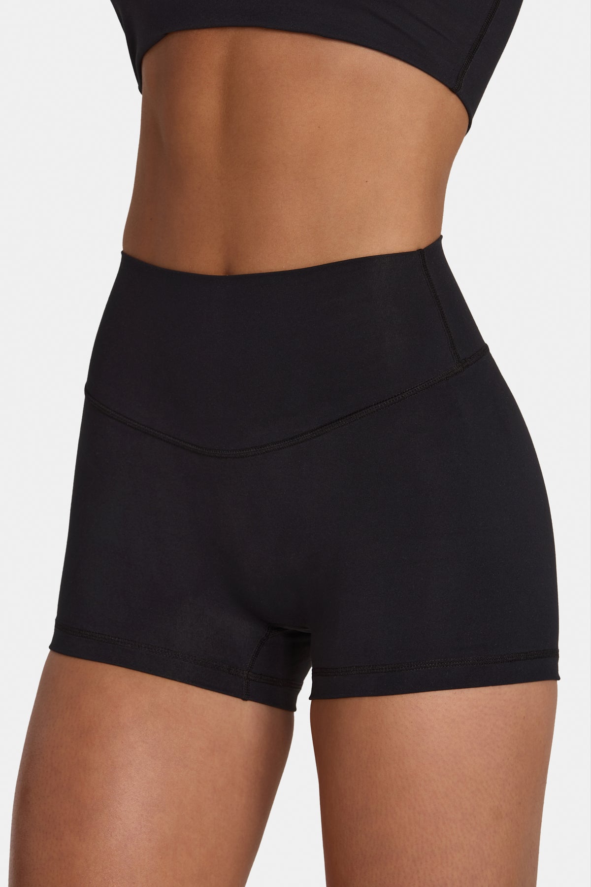 ⁣⁢Soft Active Mini-Shorts in Schwarz⁤⁣