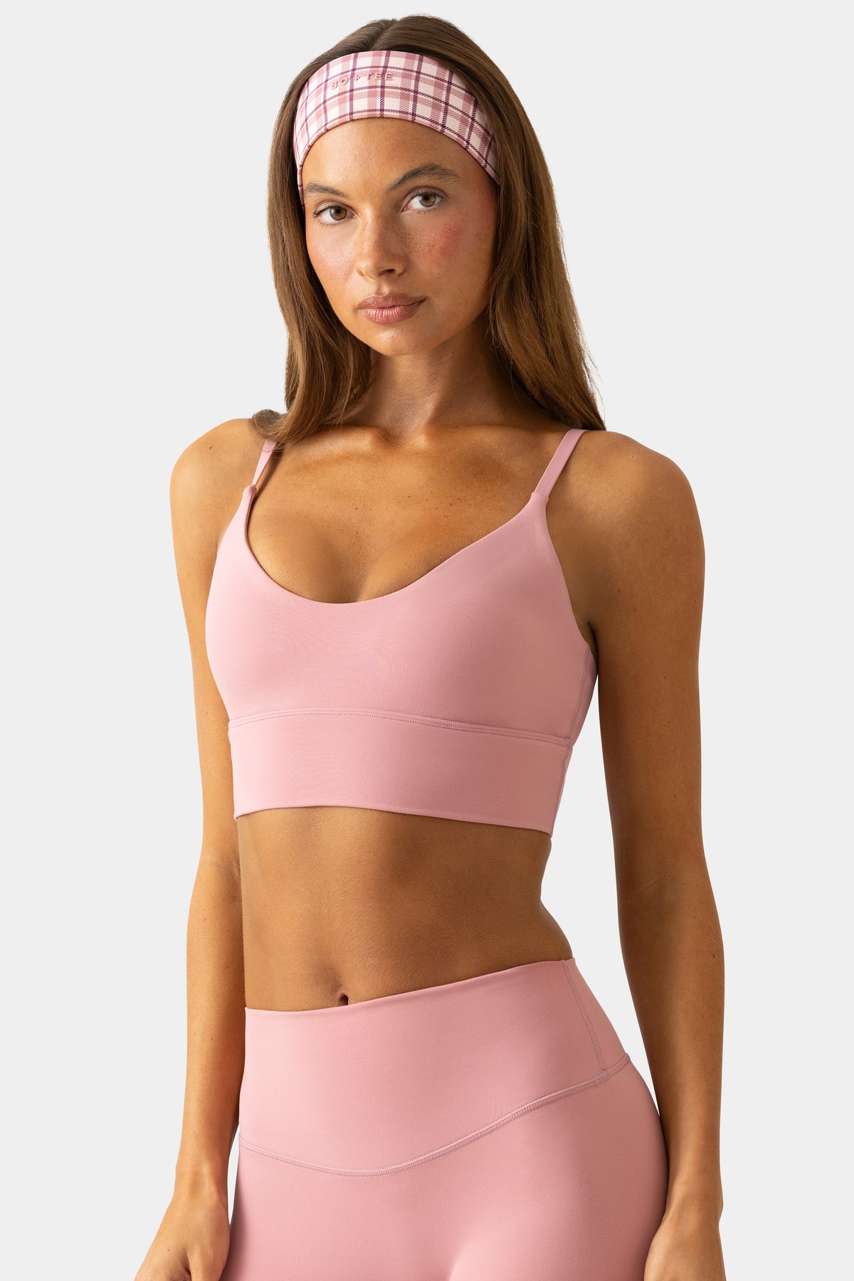 ⁣⁢Soft Active Sport-BH mit tiefem Rundhalsausschnitt in Beere⁤⁣