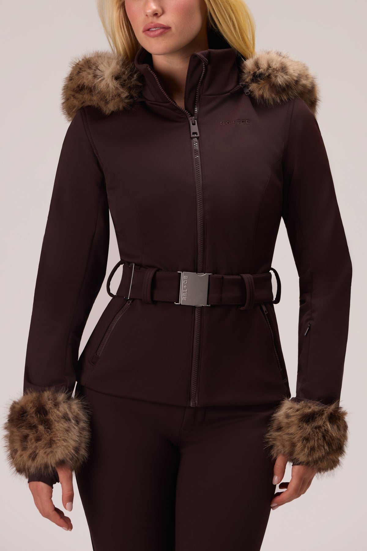 ⁣⁢Wasserabweisende Softshell-Skijacke in Schokoladenbraun⁤⁣ - 2
