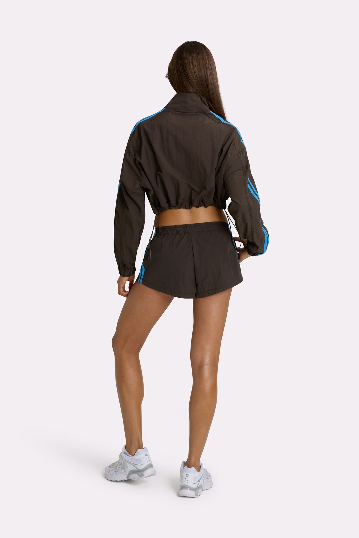 ⁣⁢Gewebte Trainingsshorts in Truffle⁤⁣ - 2