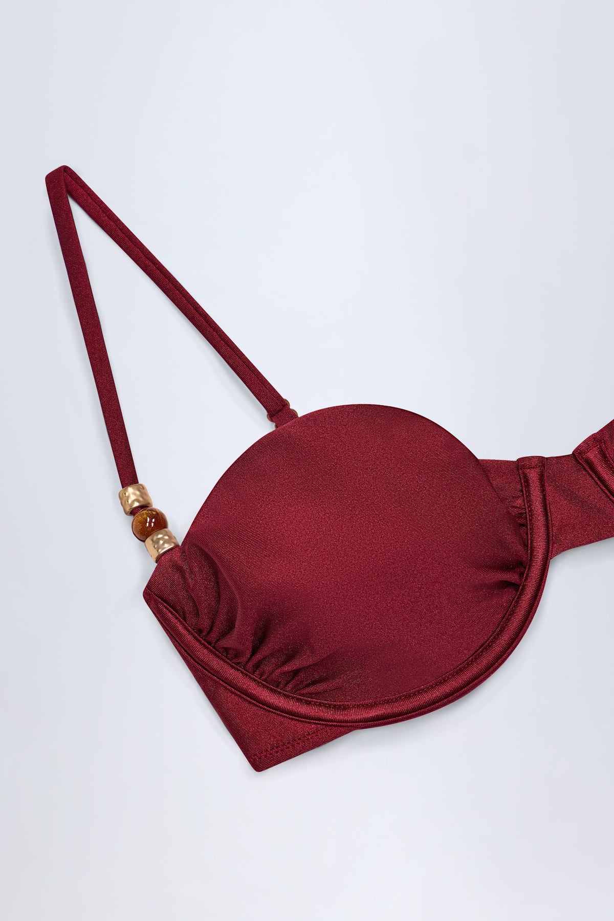 ⁣⁢Bügel-Bikini-Oberteil mit Perlenbesatz und Raffung in Dark Cherry⁤⁣