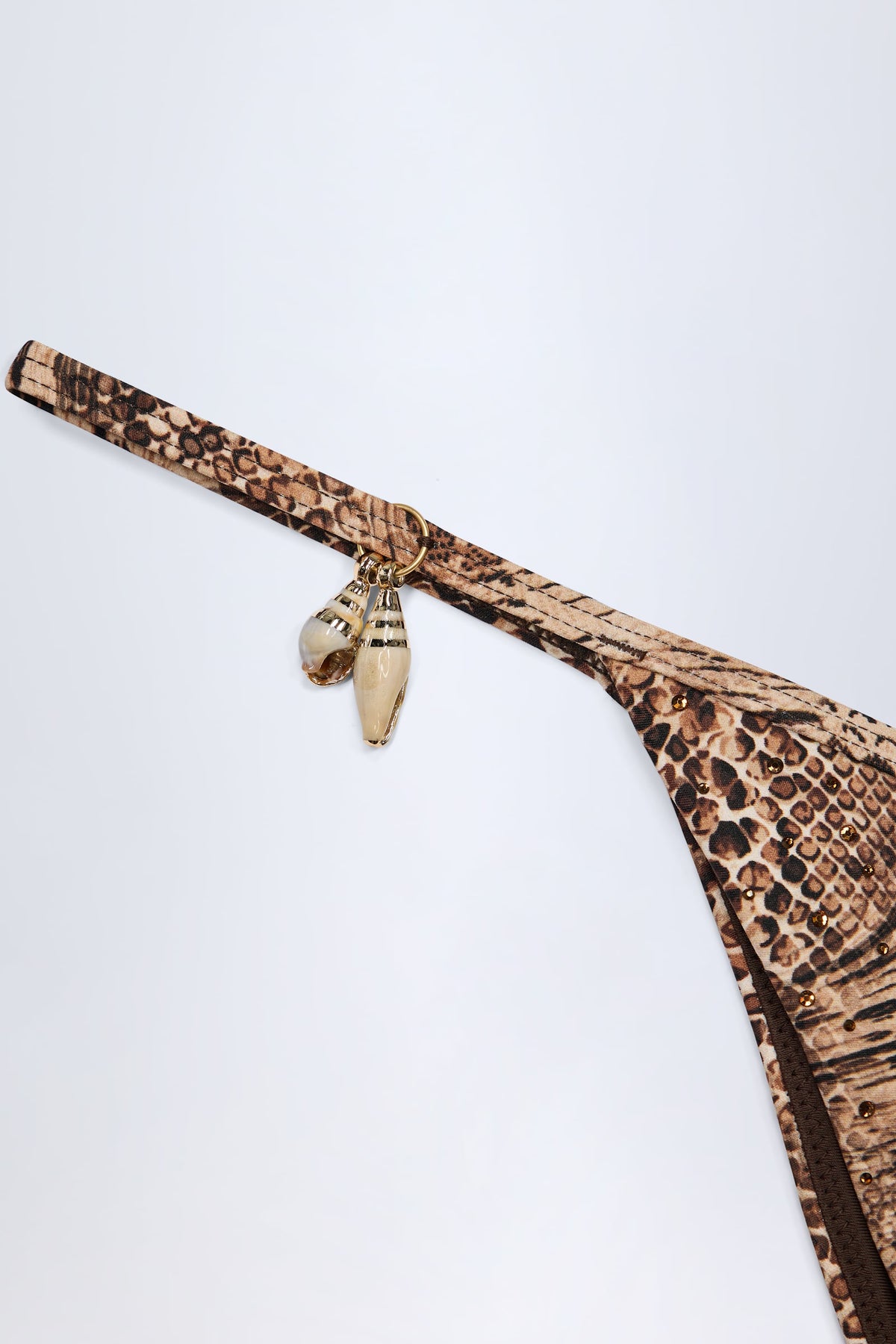 ⁣⁢Tanga-Bikinihose mit Charm-Detail im Schlangenprint⁤⁣
