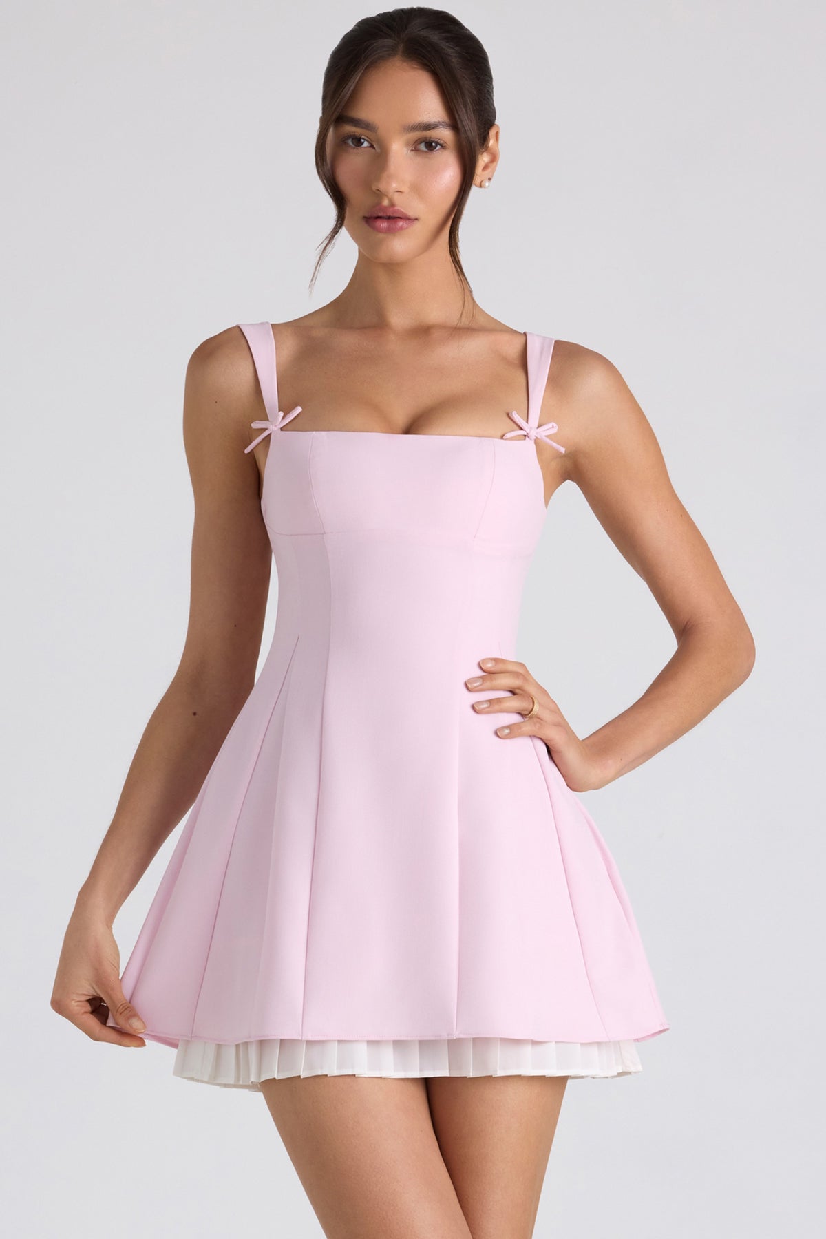 ⁣⁢Geknotetes Plissee-A-Linien-Minikleid in Soft Pink⁤⁣