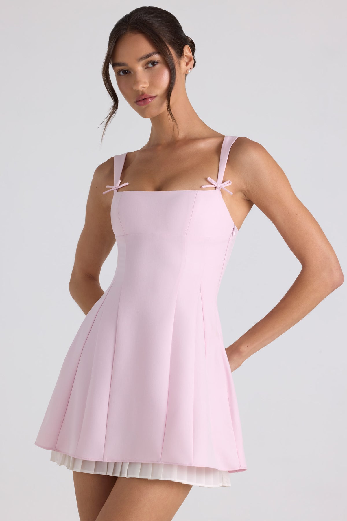⁣⁢Geknotetes Plissee-A-Linien-Minikleid in Soft Pink⁤⁣