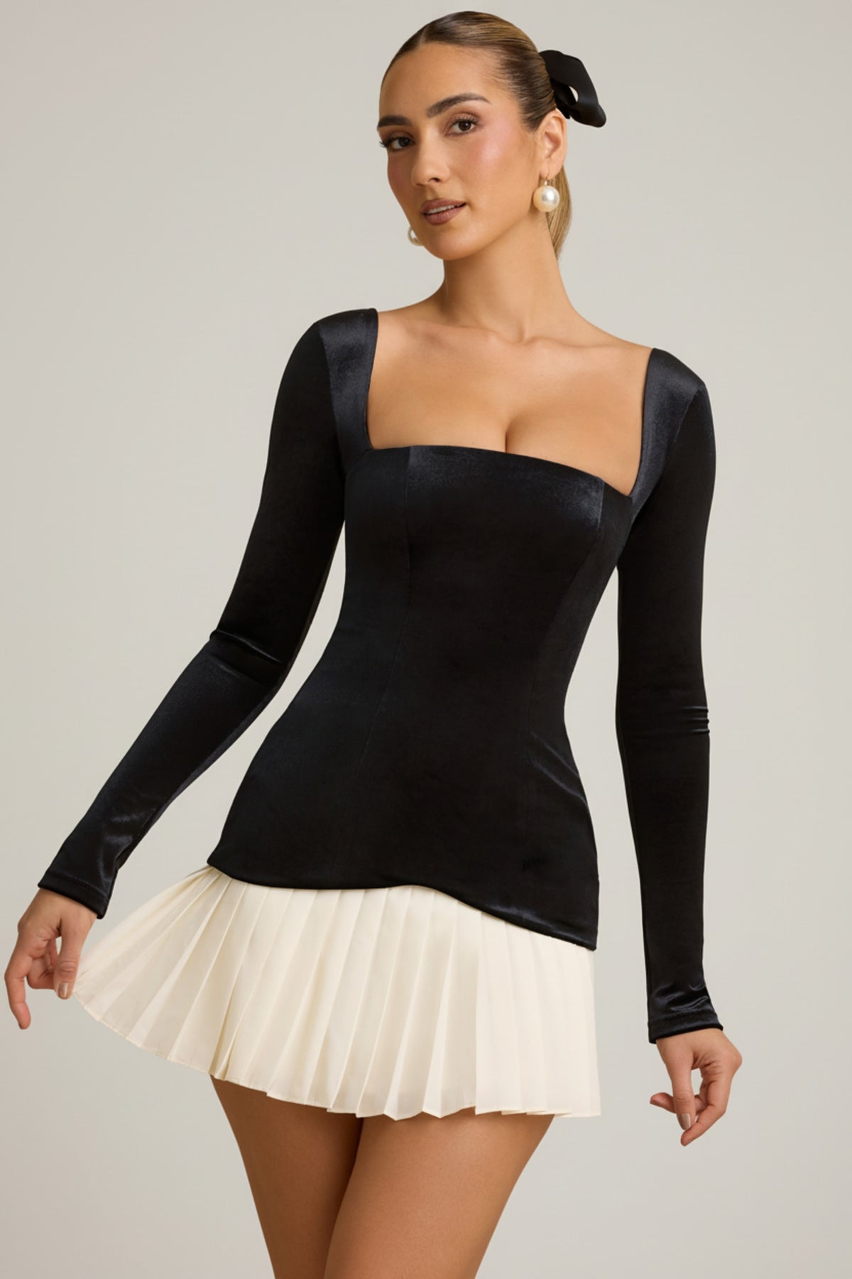 ⁣⁢Lagen-Plissee-Korsett-Minikleid in Schwarz⁤⁣