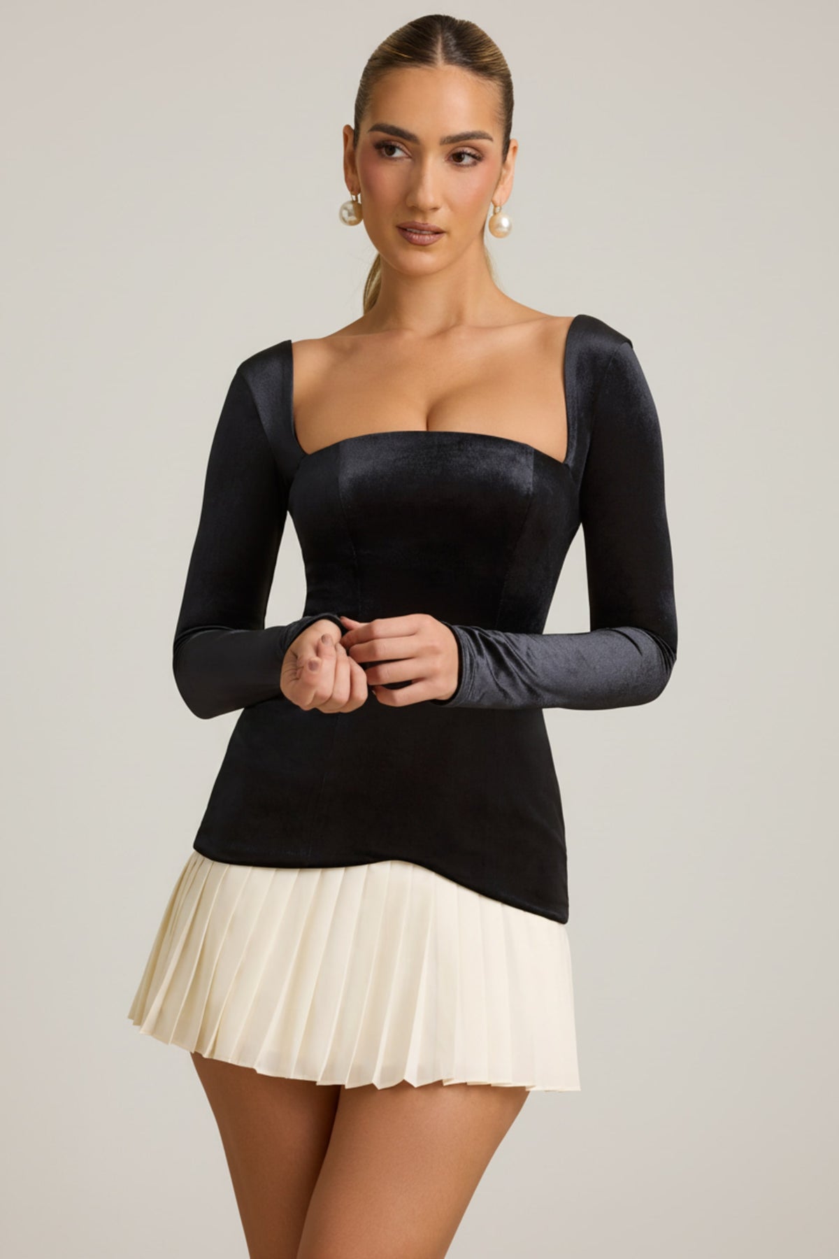 ⁣⁢Lagen-Plissee-Korsett-Minikleid in Schwarz⁤⁣