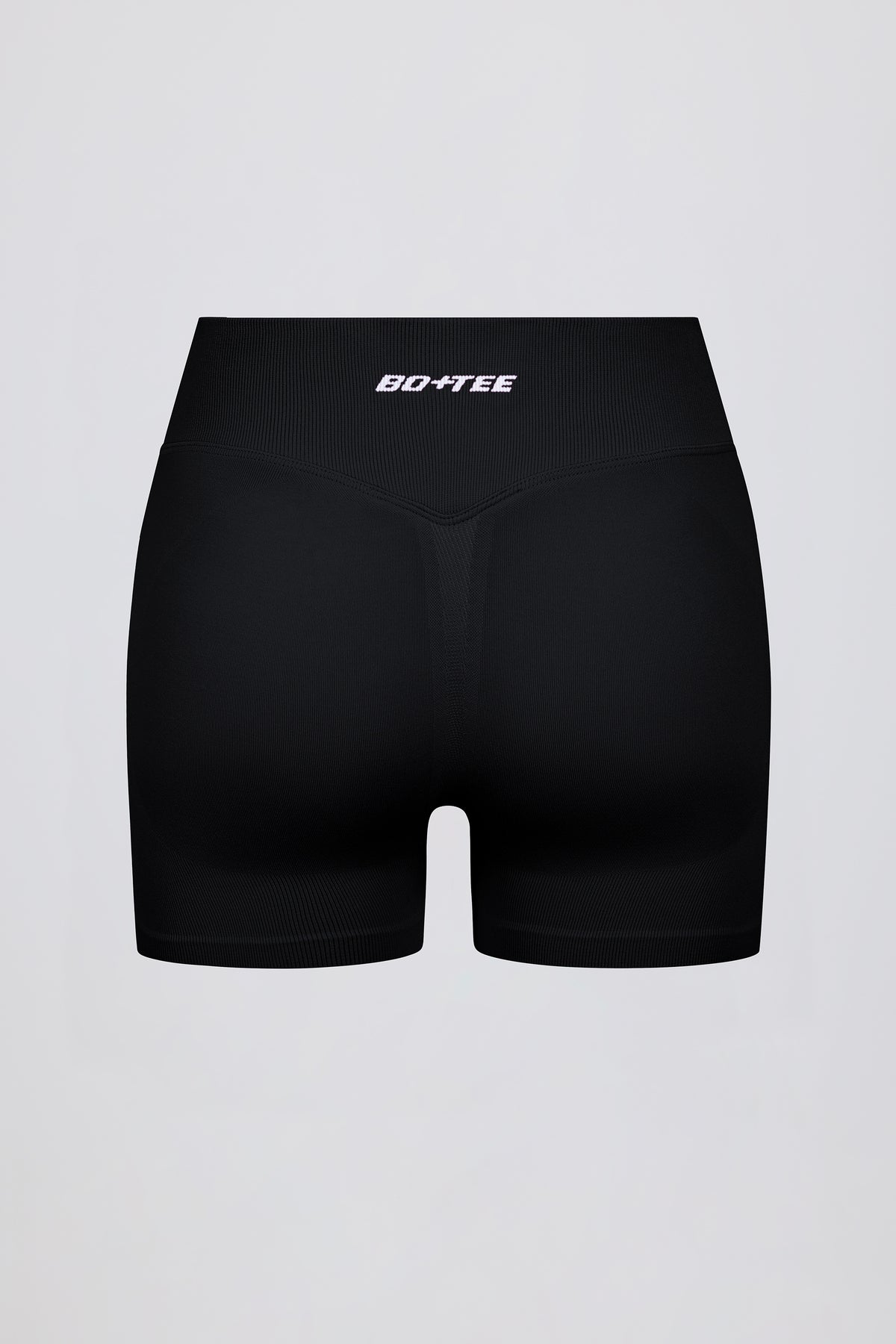 ⁣⁢Define Luxe Mini Shorts in Schwarz⁤⁣