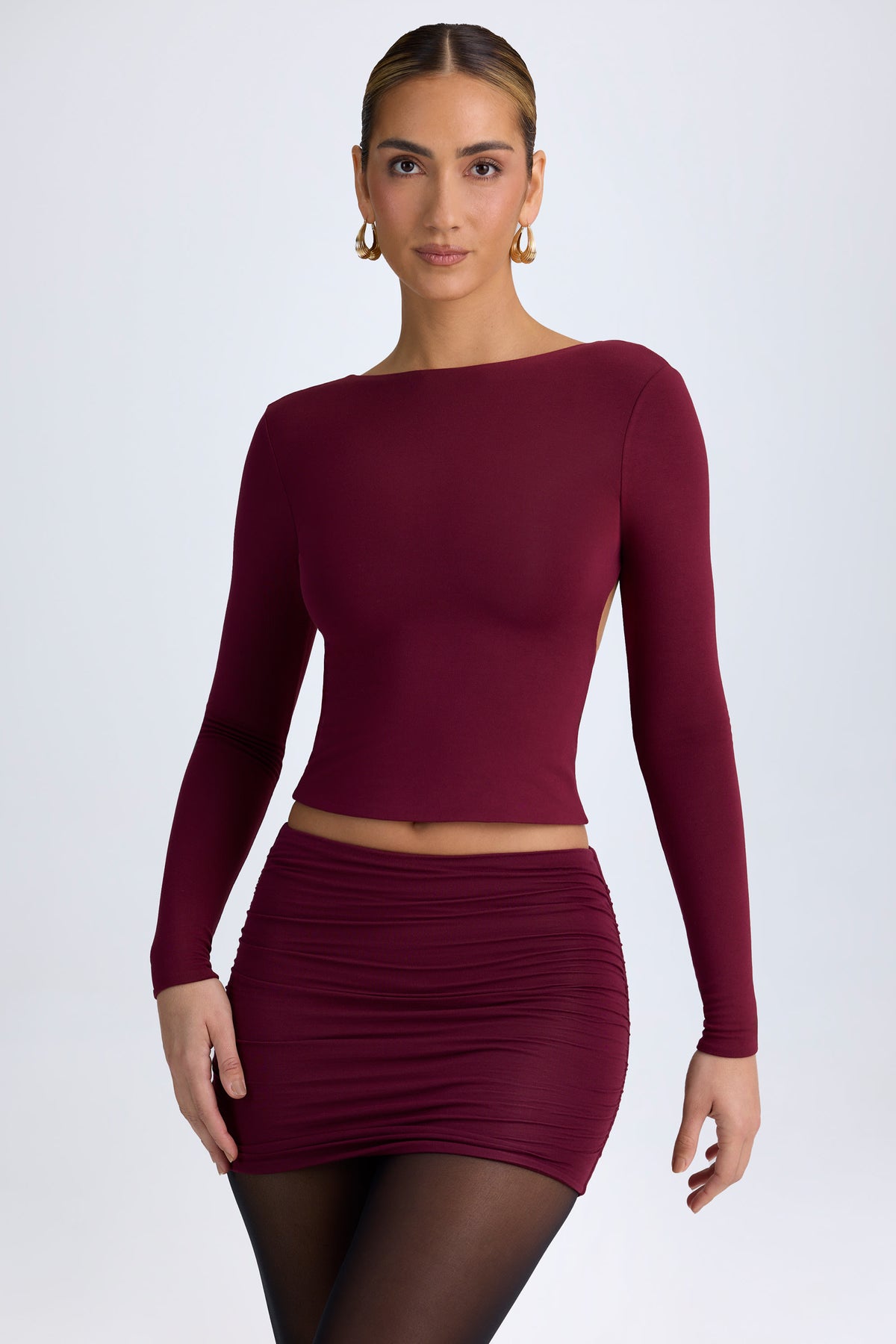 ⁣⁢Hochgeschlossenes rückenfreies Modal-Langarmshirt in Weinrot⁤⁣
