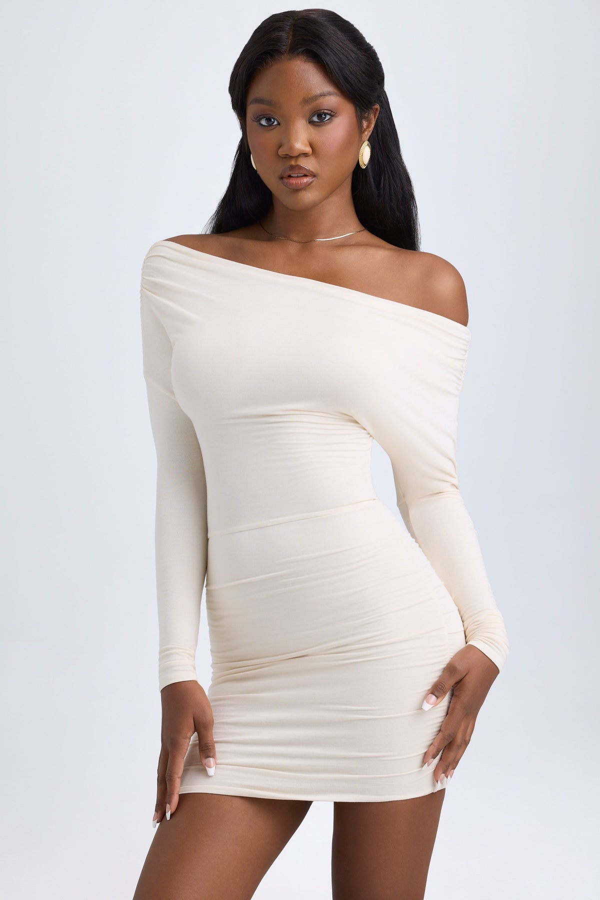 ⁣⁢Modal Off-Shoulder Minikleid mit Raffung in Ivory⁤⁣