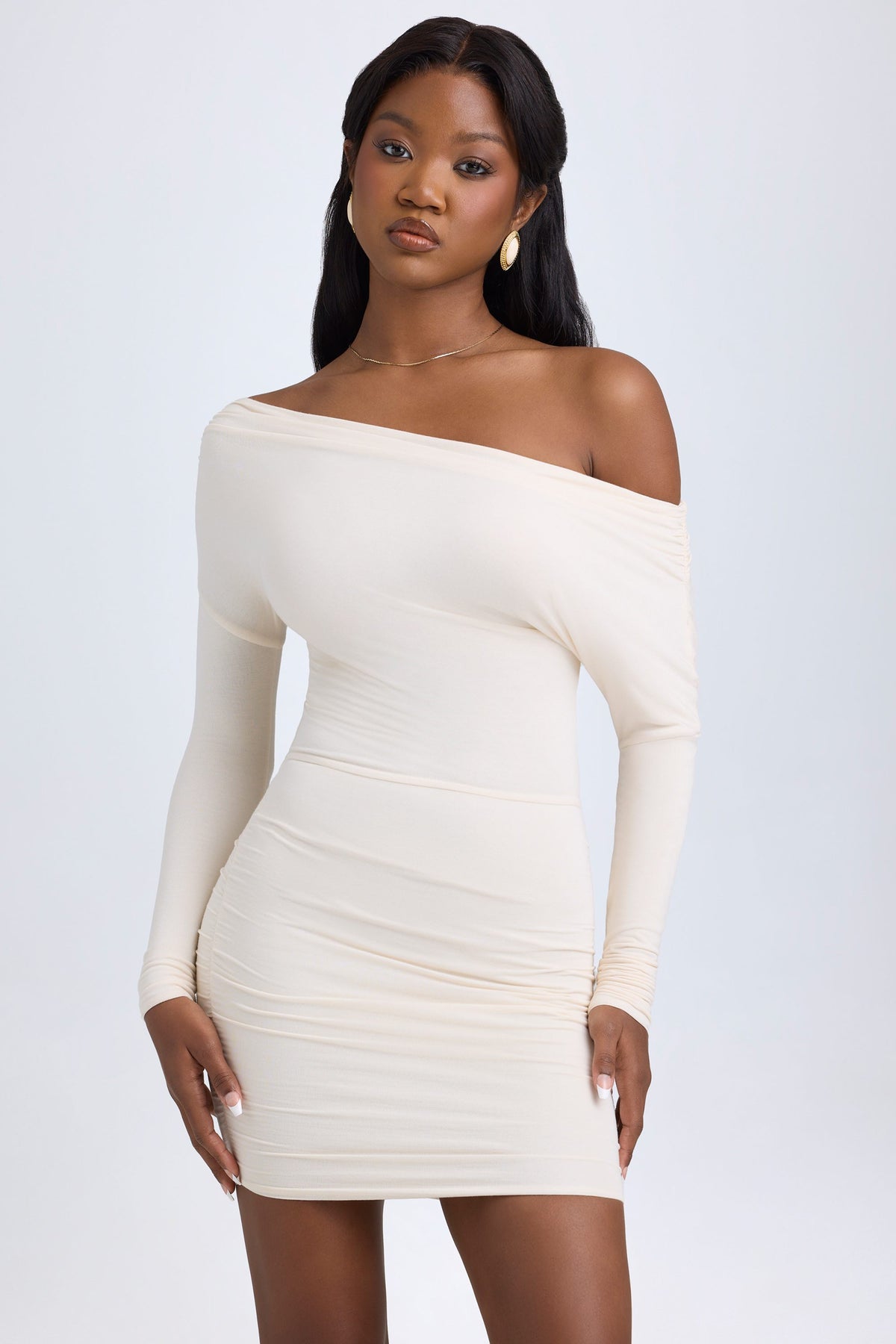 ⁣⁢Modal Off-Shoulder Minikleid mit Raffung in Ivory⁤⁣