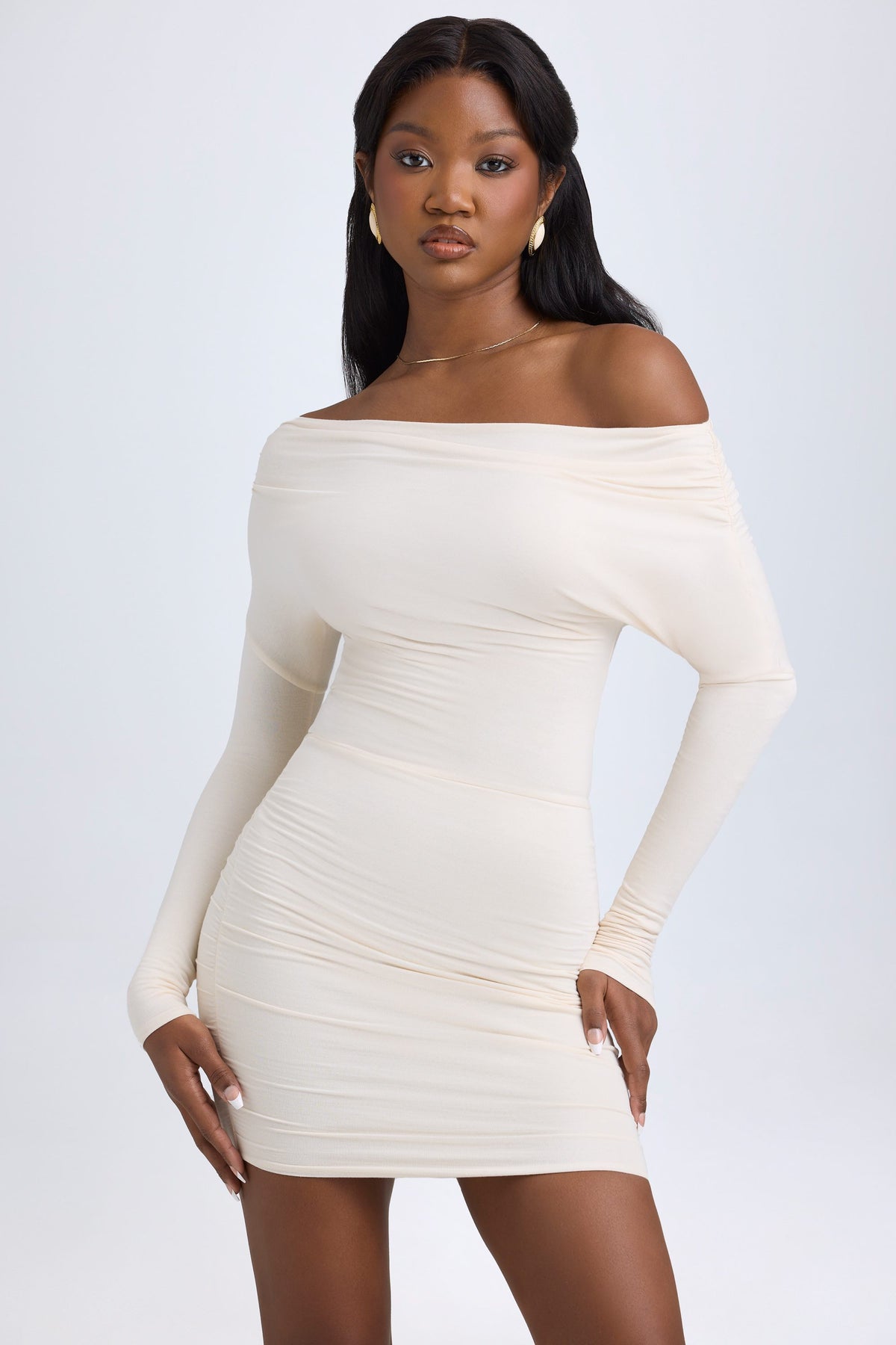 ⁣⁢Modal Off-Shoulder Minikleid mit Raffung in Ivory⁤⁣