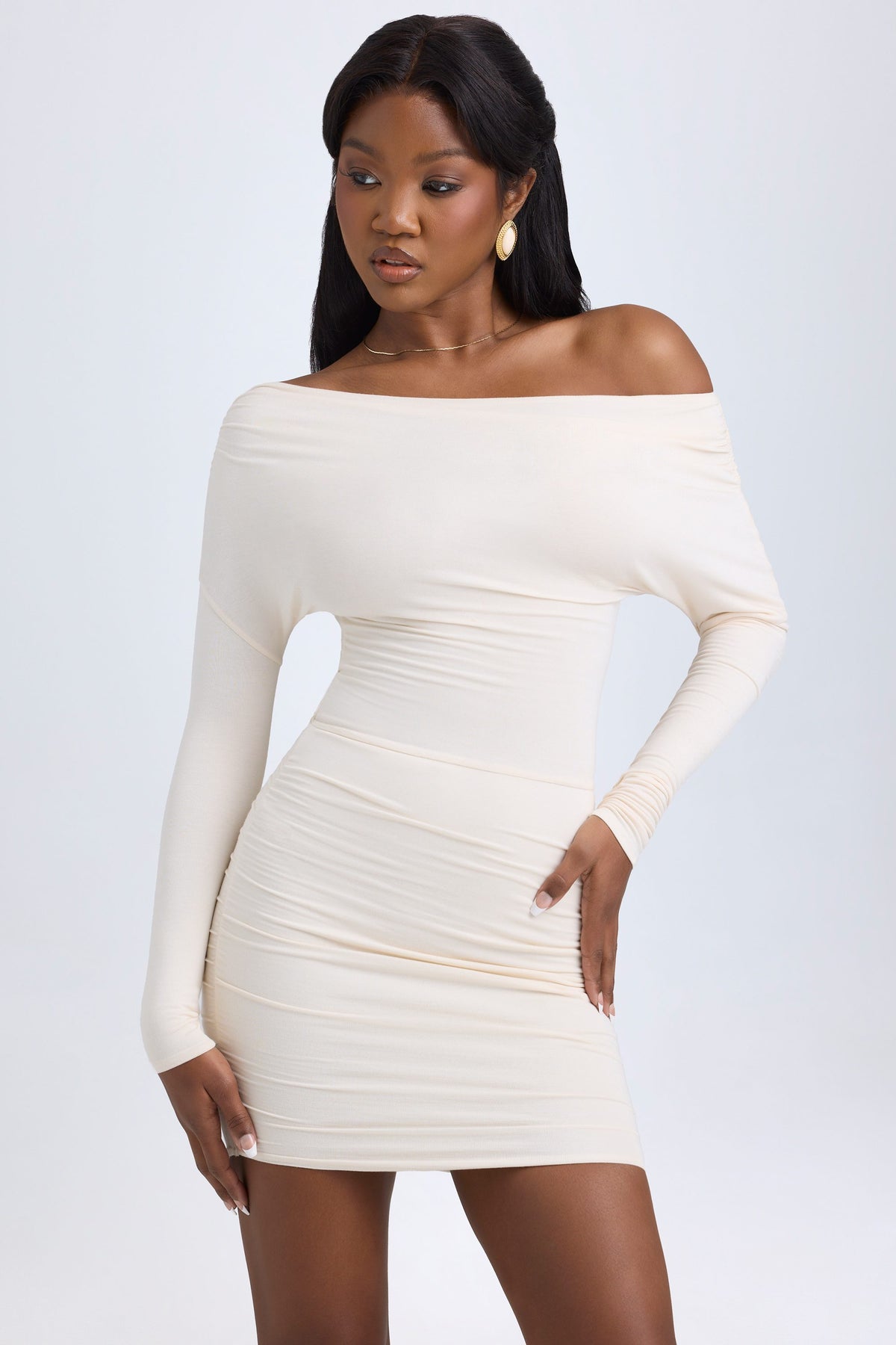 ⁣⁢Modal Off-Shoulder Minikleid mit Raffung in Ivory⁤⁣
