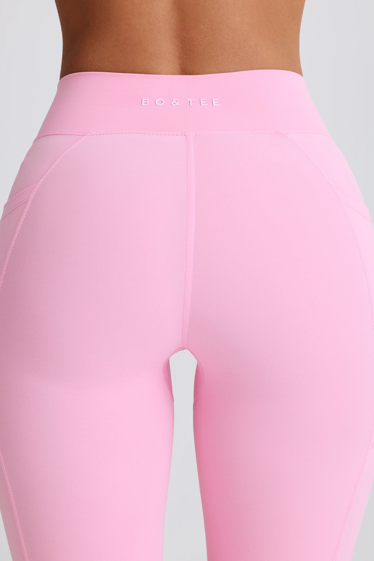 ⁣⁢Soft Active V-Waist Pocket Leggings mit ausgestelltem Bein in Baby Pink⁤⁣