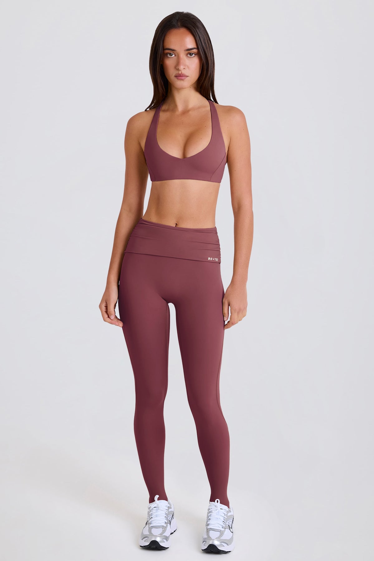 ⁣⁢Foldover-Leggings mit Steigbügel und Mid-Rise-Bund in Acai⁤⁣ - 1