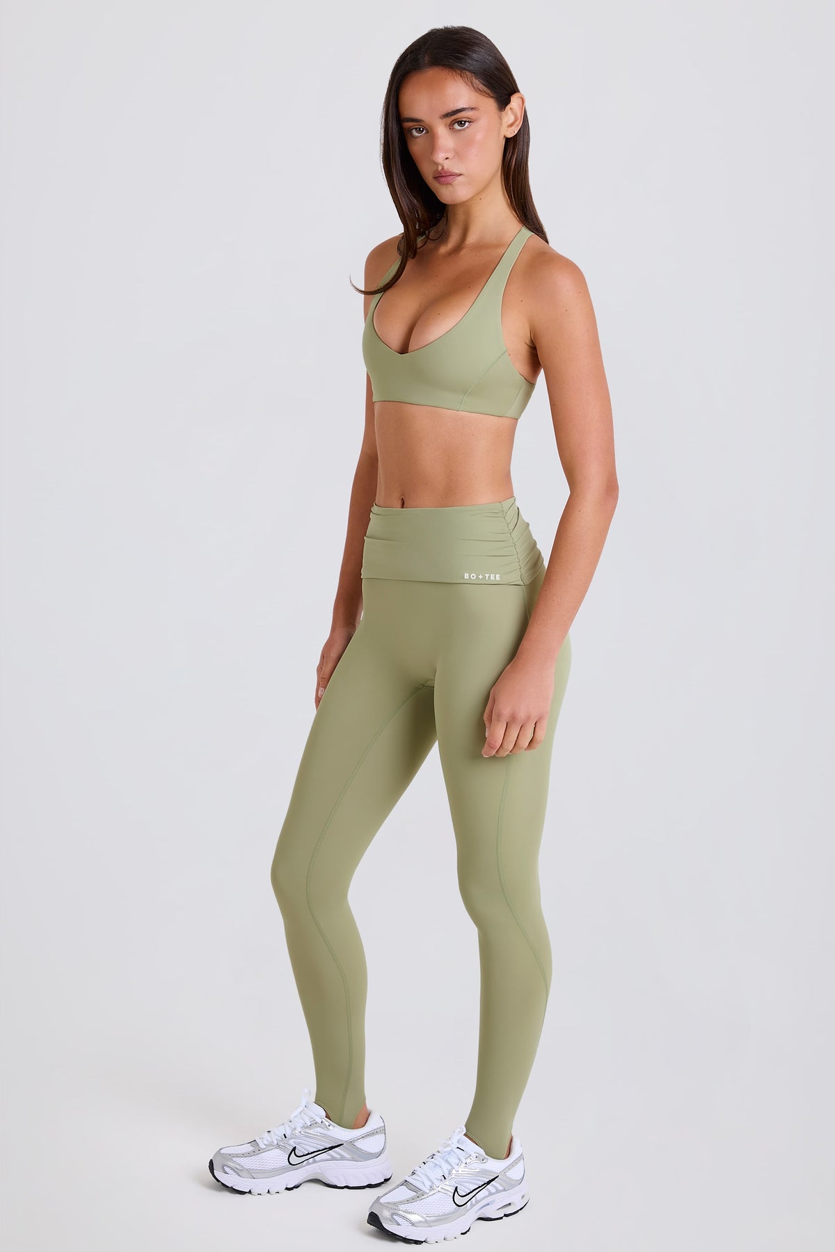 ⁣⁢Mid-Waist-Steggings mit Umschlagbund in Matcha⁤⁣