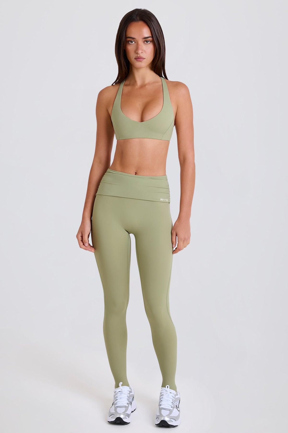 ⁣⁢Mid-Waist-Steggings mit Umschlagbund in Matcha⁤⁣