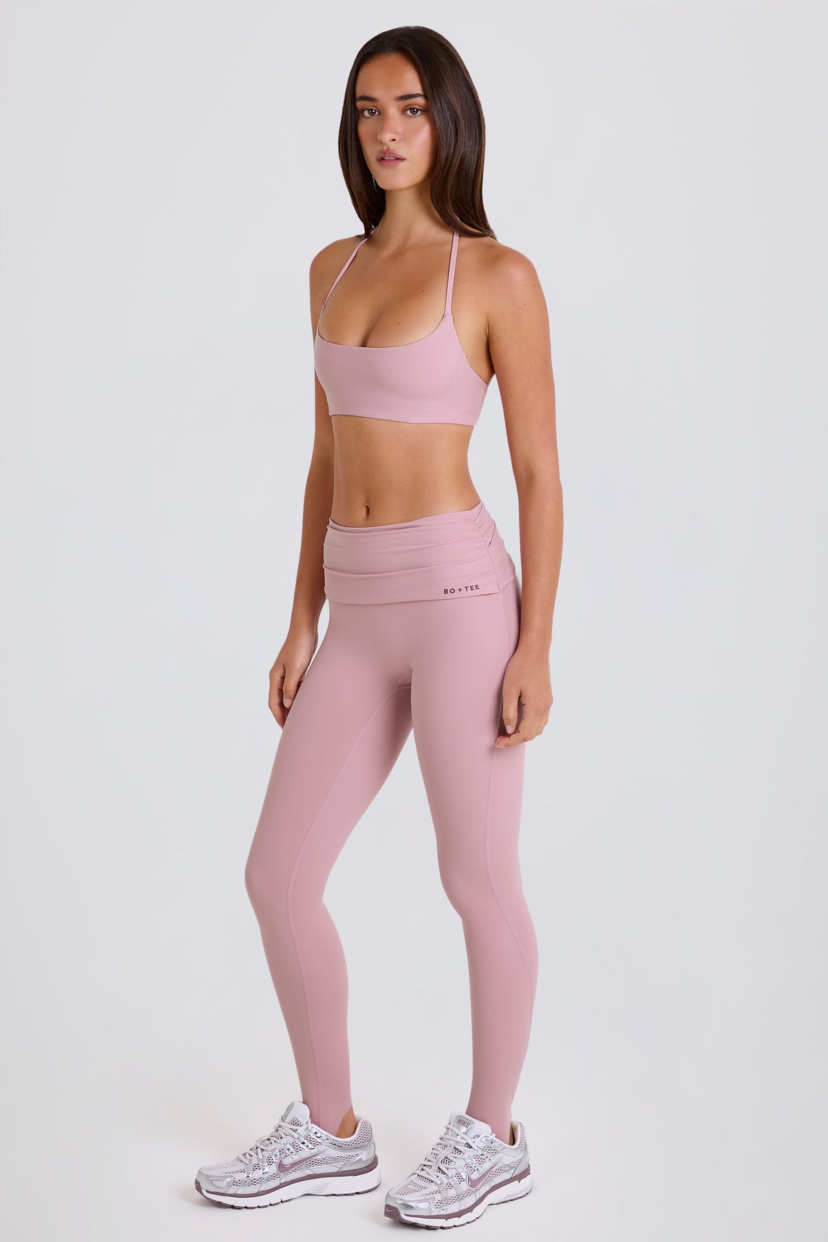 ⁣⁢Mid-Waist-Steggings mit Umschlagbund in Mauve⁤⁣