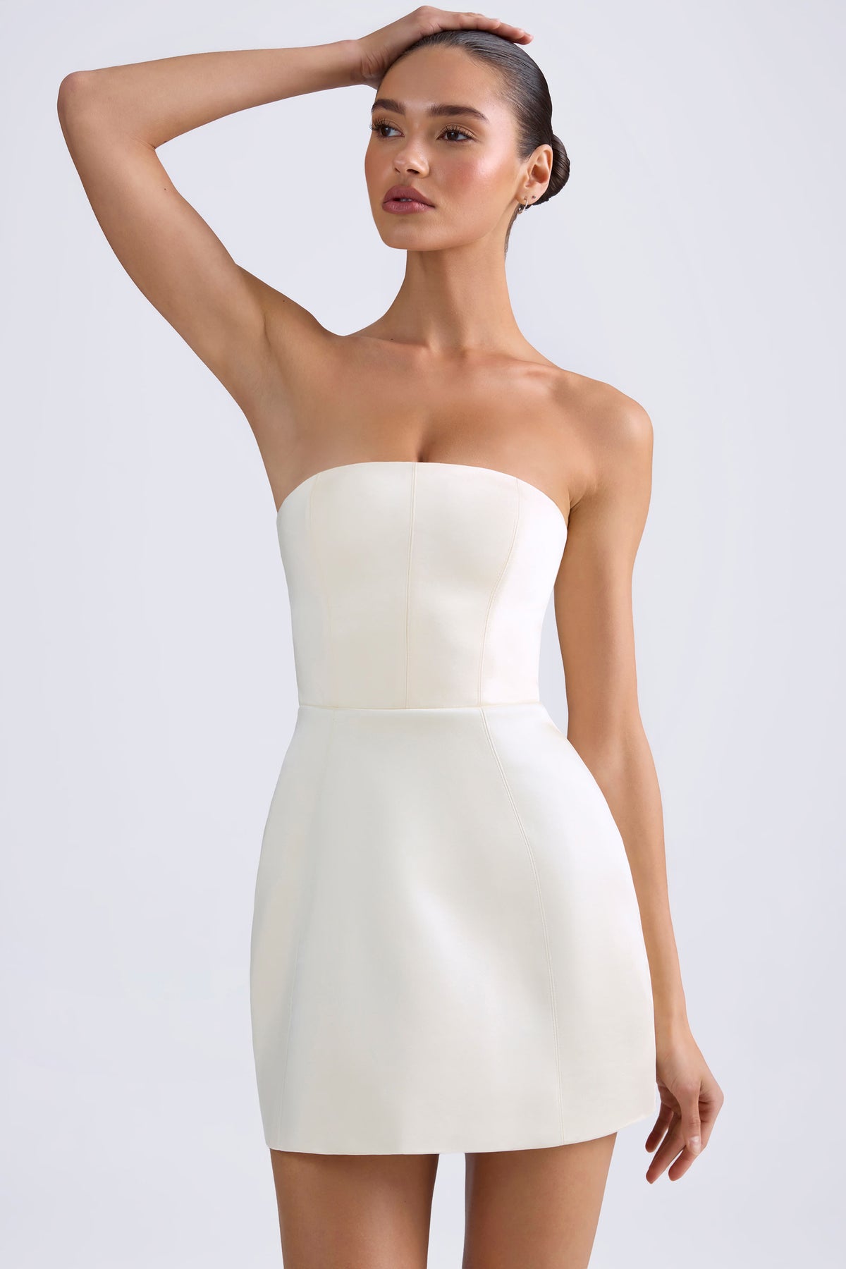 ⁣⁢Bandeau-Minikleid mit strukturiertem Tulpenrock in Ivory⁤⁣