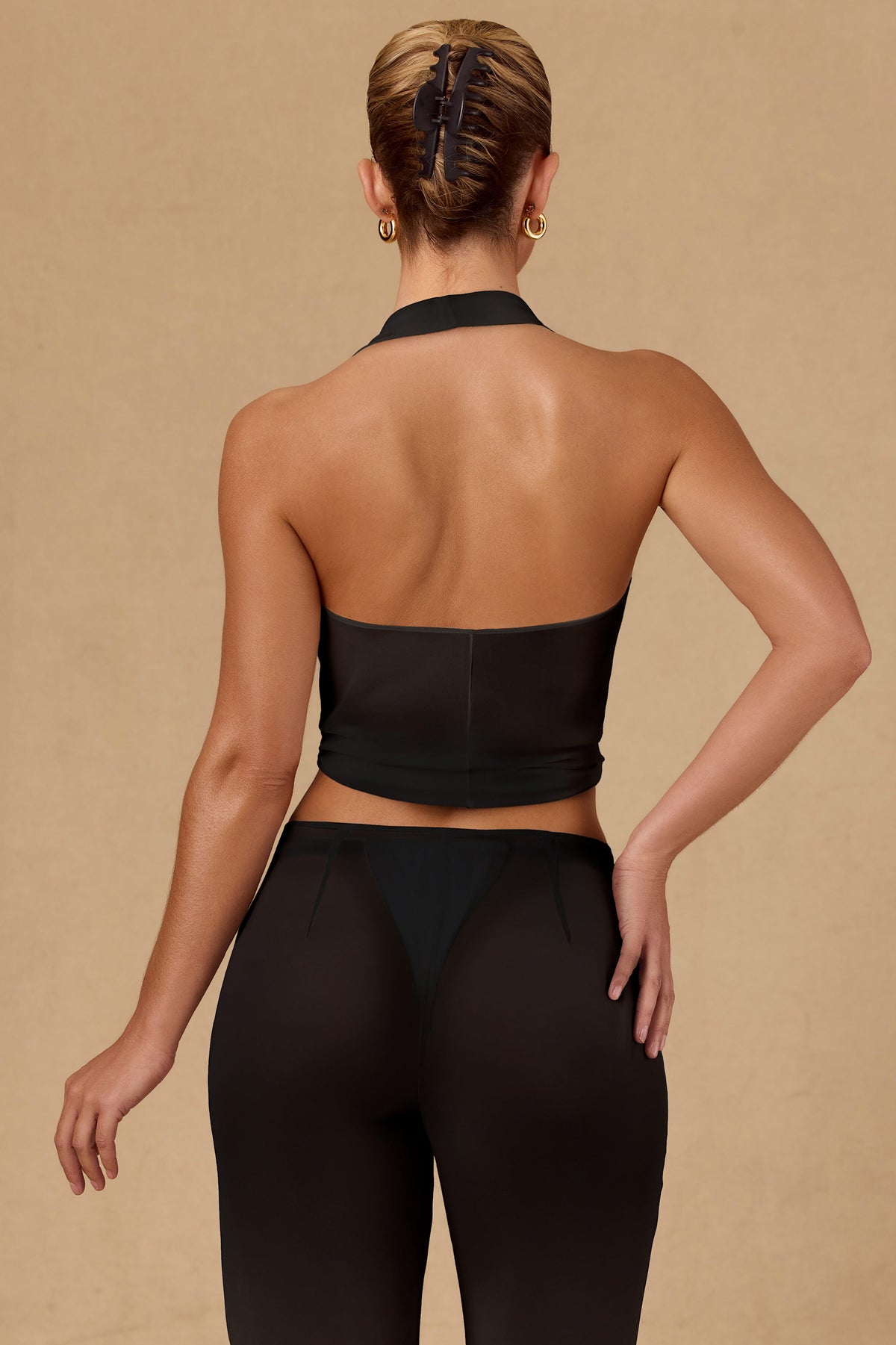 ⁣⁢Crop-Top mit Neckholder und Schleife vorne in Schwarz⁤⁣ - 2