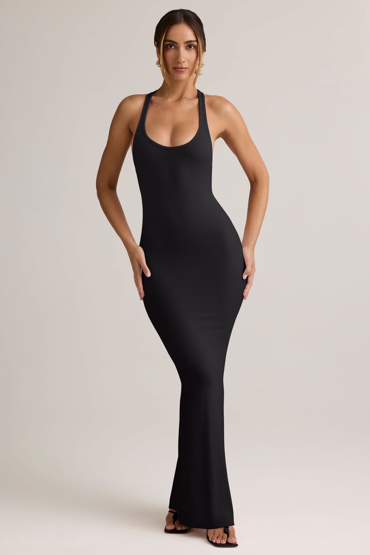 ⁣⁢Modal-Racerback-Maxikleid in Schwarz⁤⁣