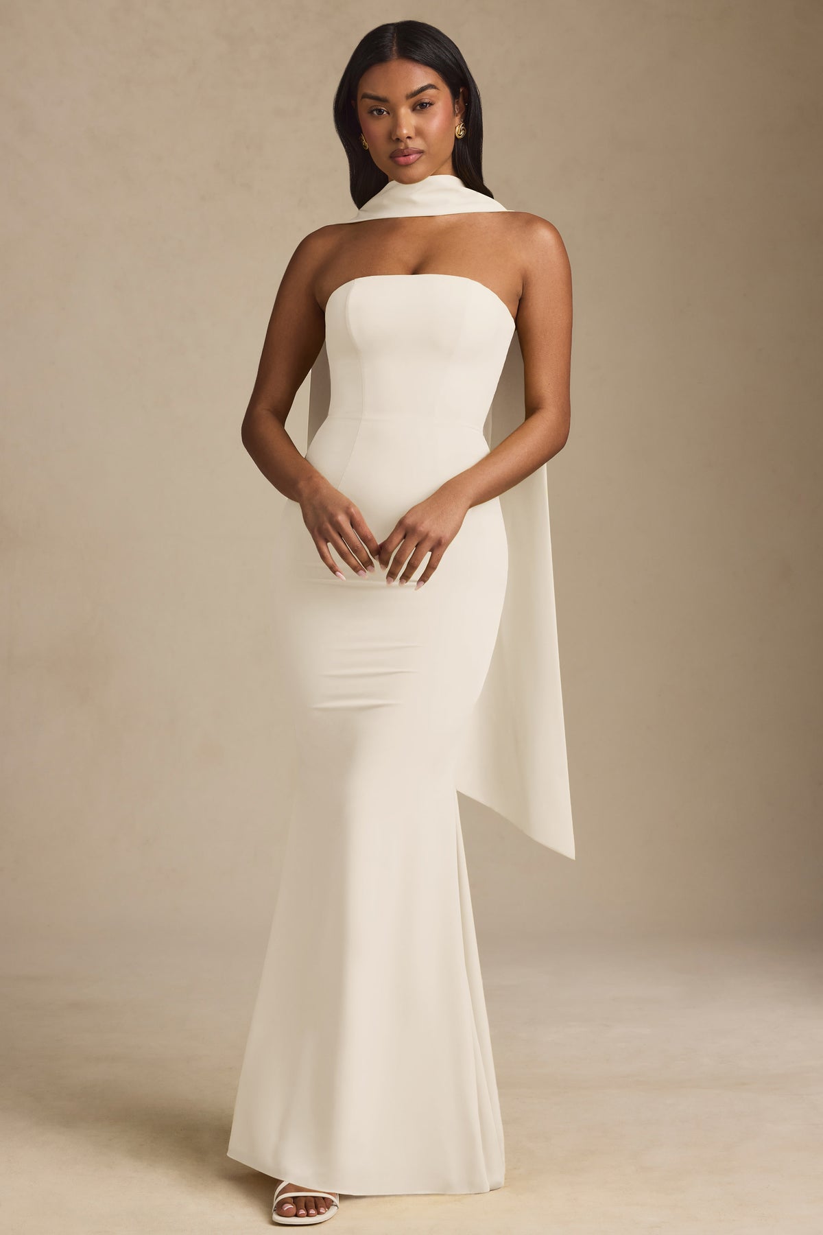 ⁣⁢Trägerloses Kleid mit Schal-Detail in Ivory⁤⁣